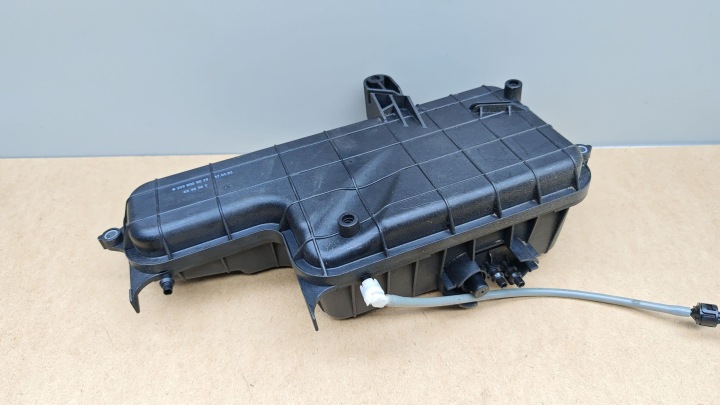 Mercedes CLS W219 Unterdruckbehälter A2198000019