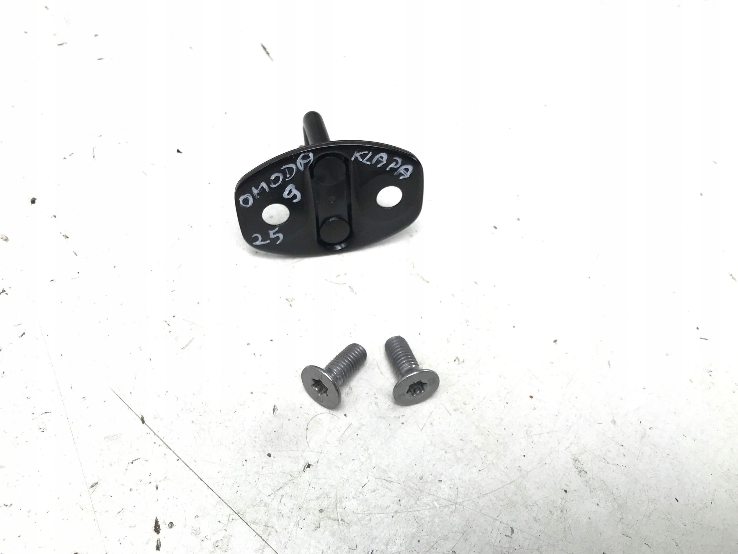 CHERY OMODA 9 C9 JAECOO 7 2025 takaluukun nostotuki 554001060AA