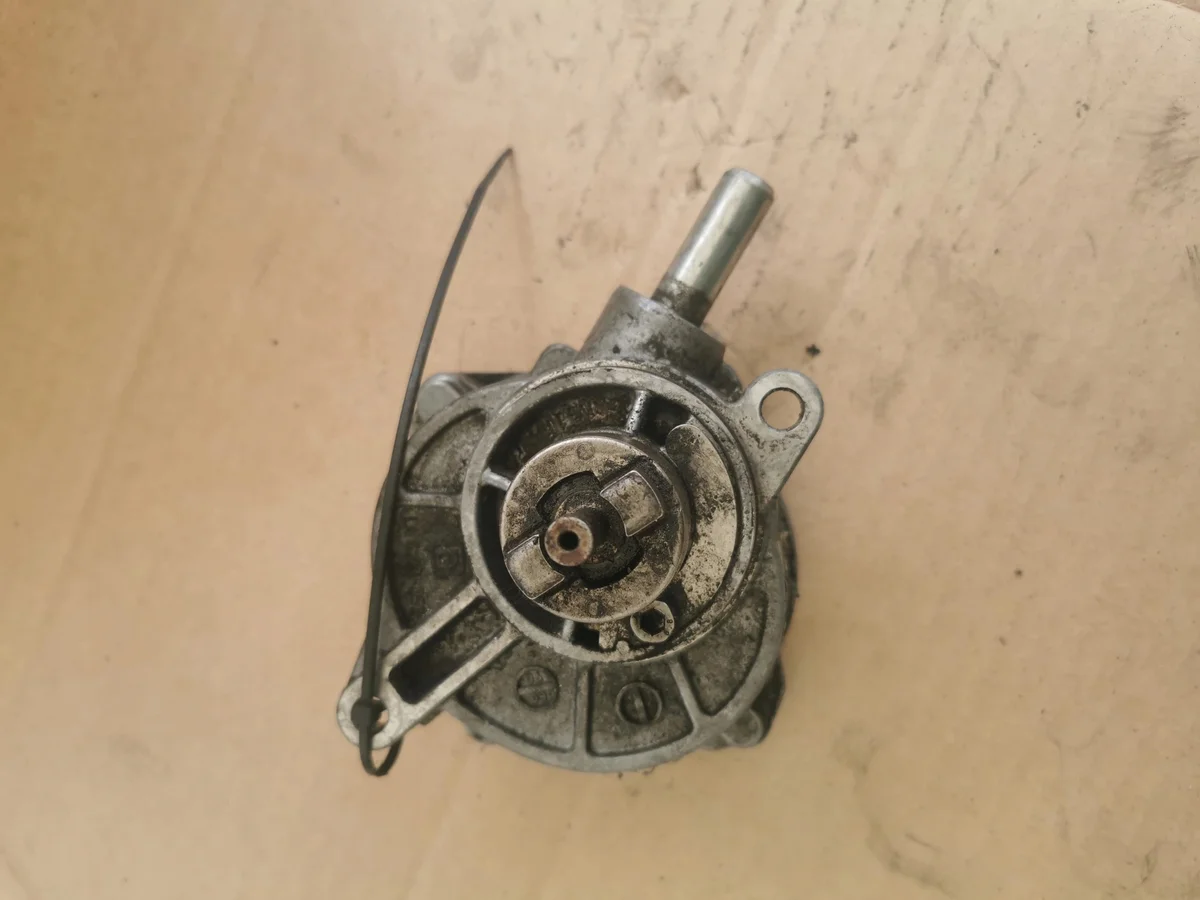 Pompe à vide Mercedes Sprinter 2.2 CDI A6462300465 image 4