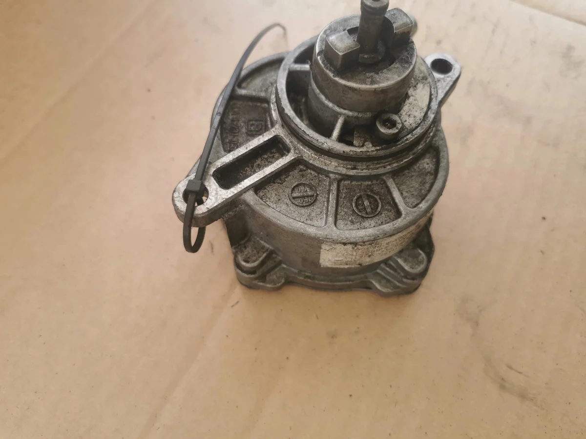 Pompe à vide Mercedes Sprinter 2.2 CDI A6462300465 image 5