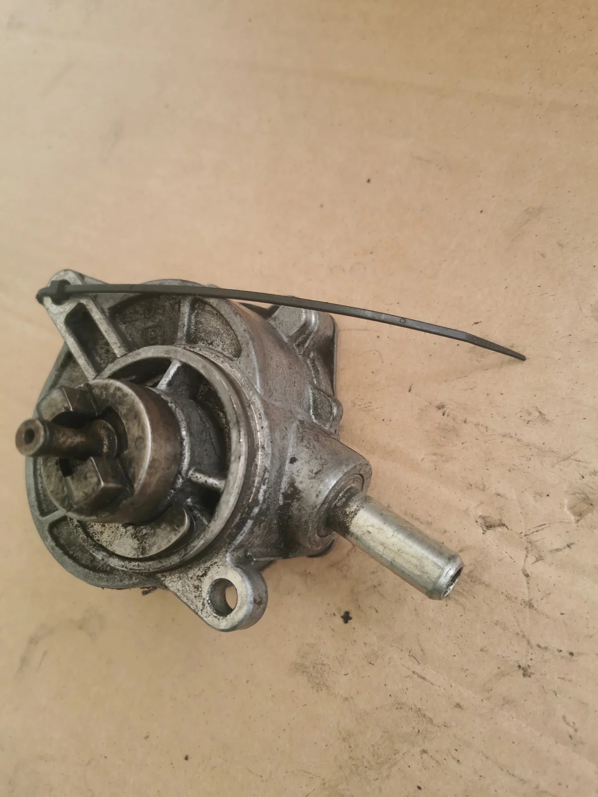 Pompe à vide Mercedes Sprinter 2.2 CDI A6462300465 image 6