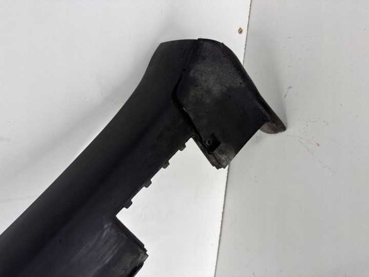 Tesla 1034218-00-b sill trim