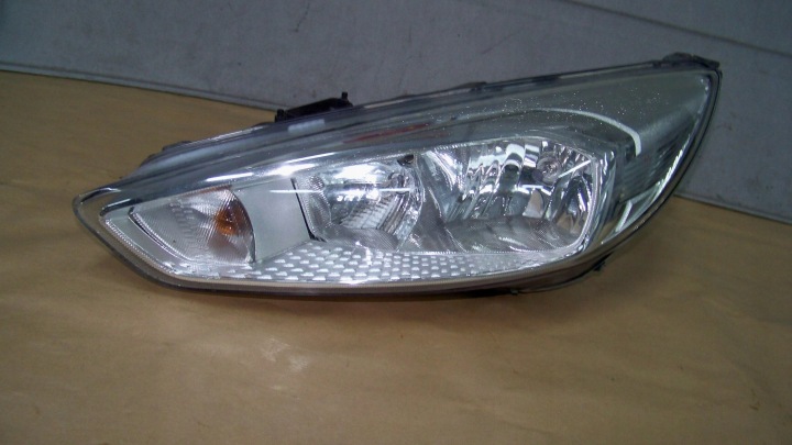 Ford Focus III MK3 lift front left lamp Europe