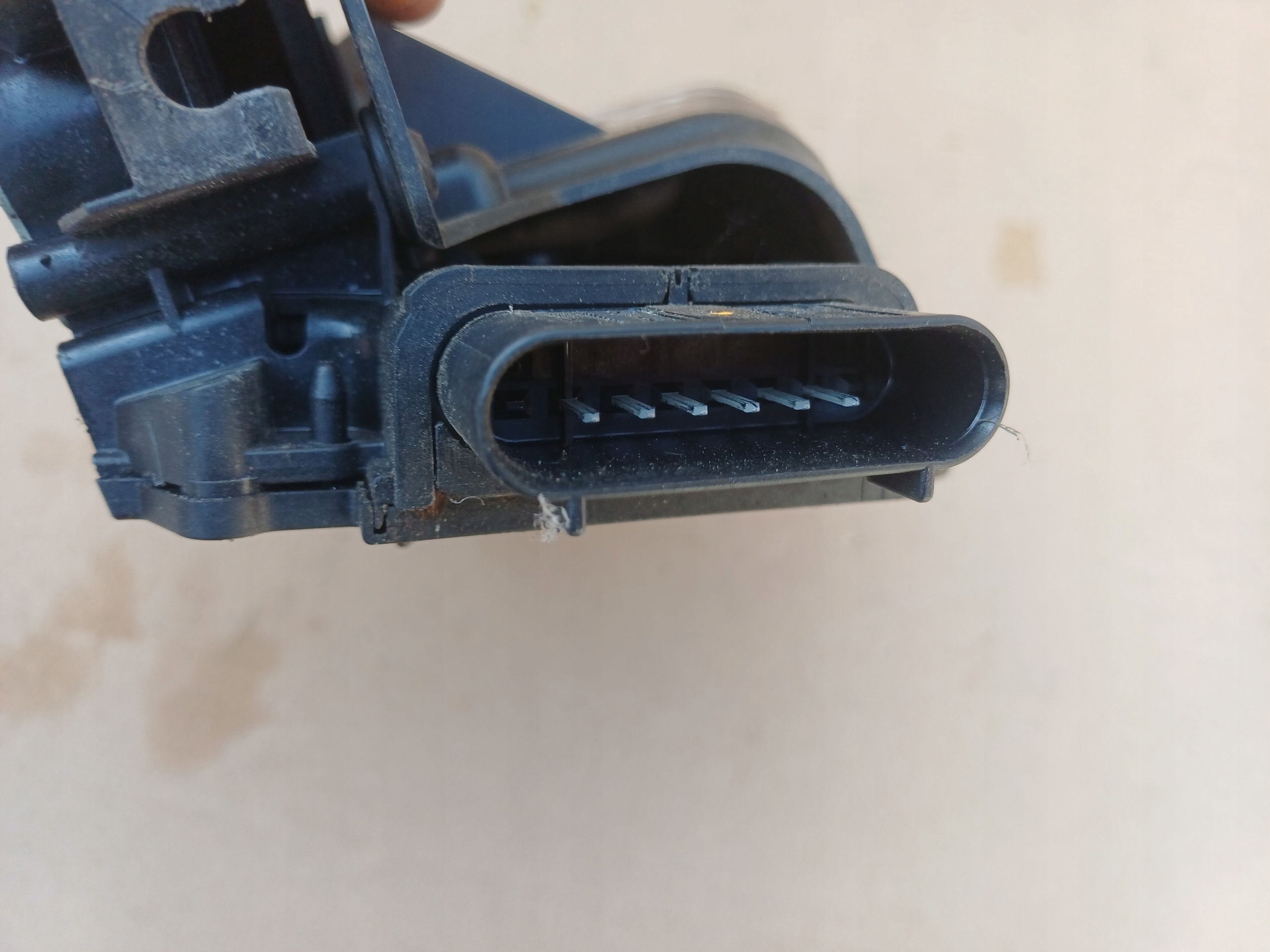 Ford B-MAX Bakre höger dörrlås med handtag image 8