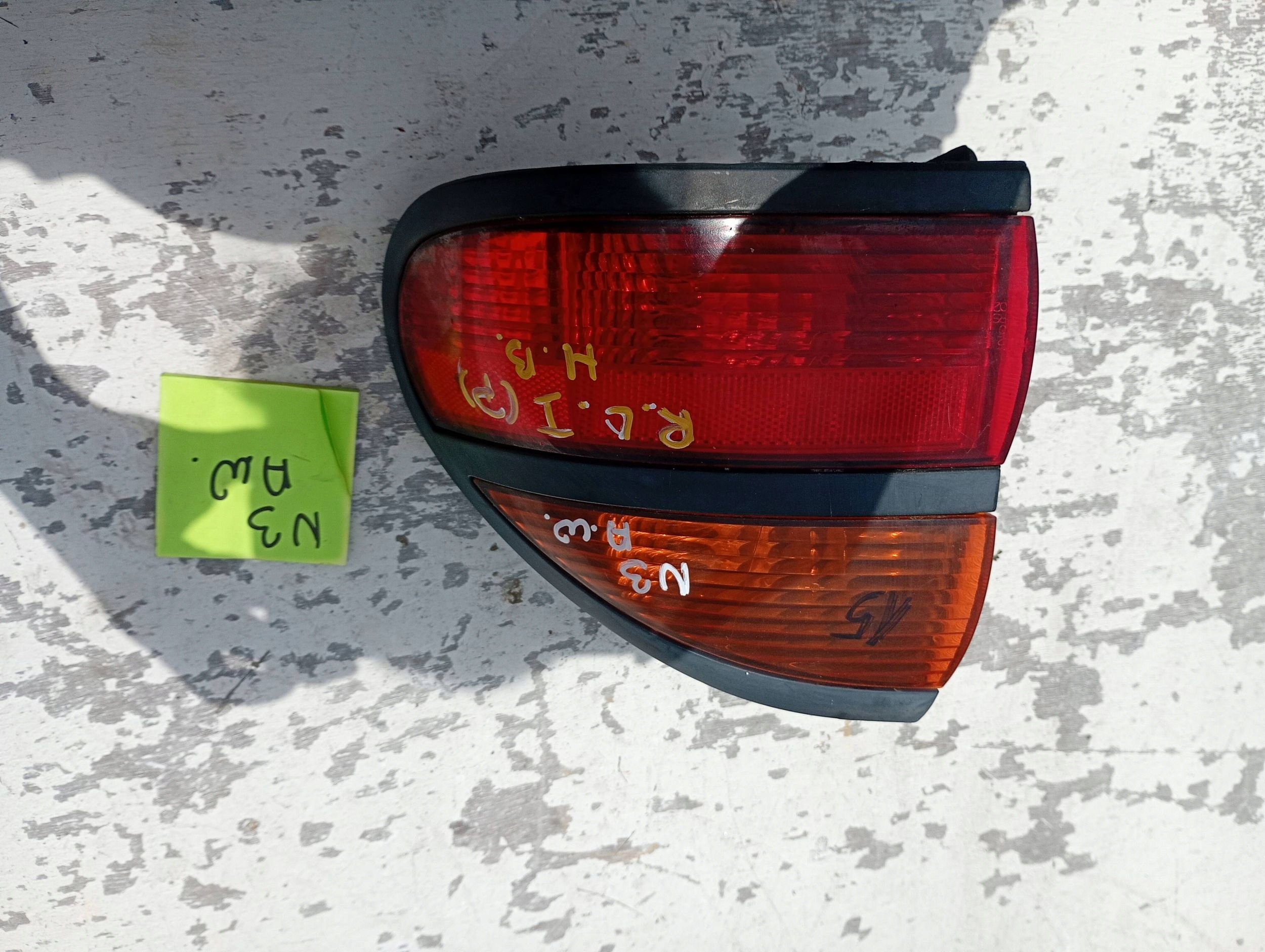 Feu arrière droit Renault Laguna I 7700420123 image 2