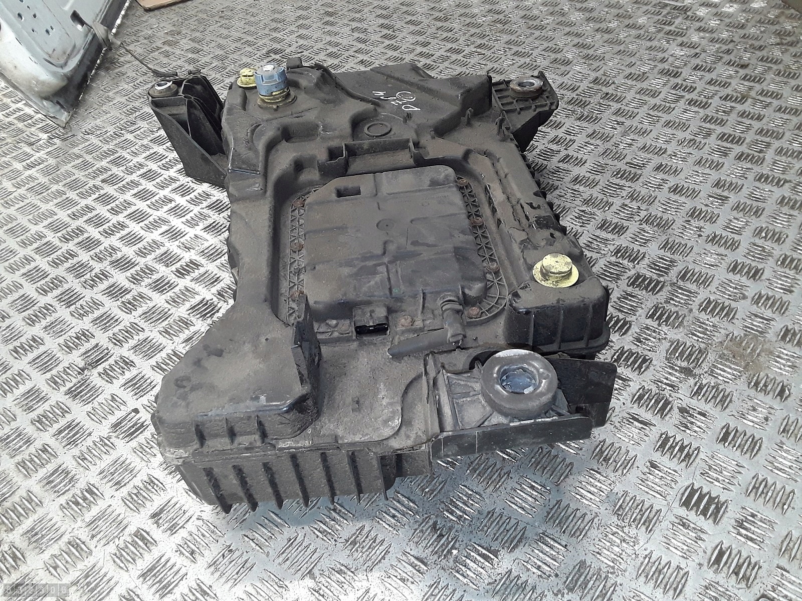 Citroen C4 Grand Picasso Kraftstofftank 2.0 Diesel OEM 1682616280 image 4