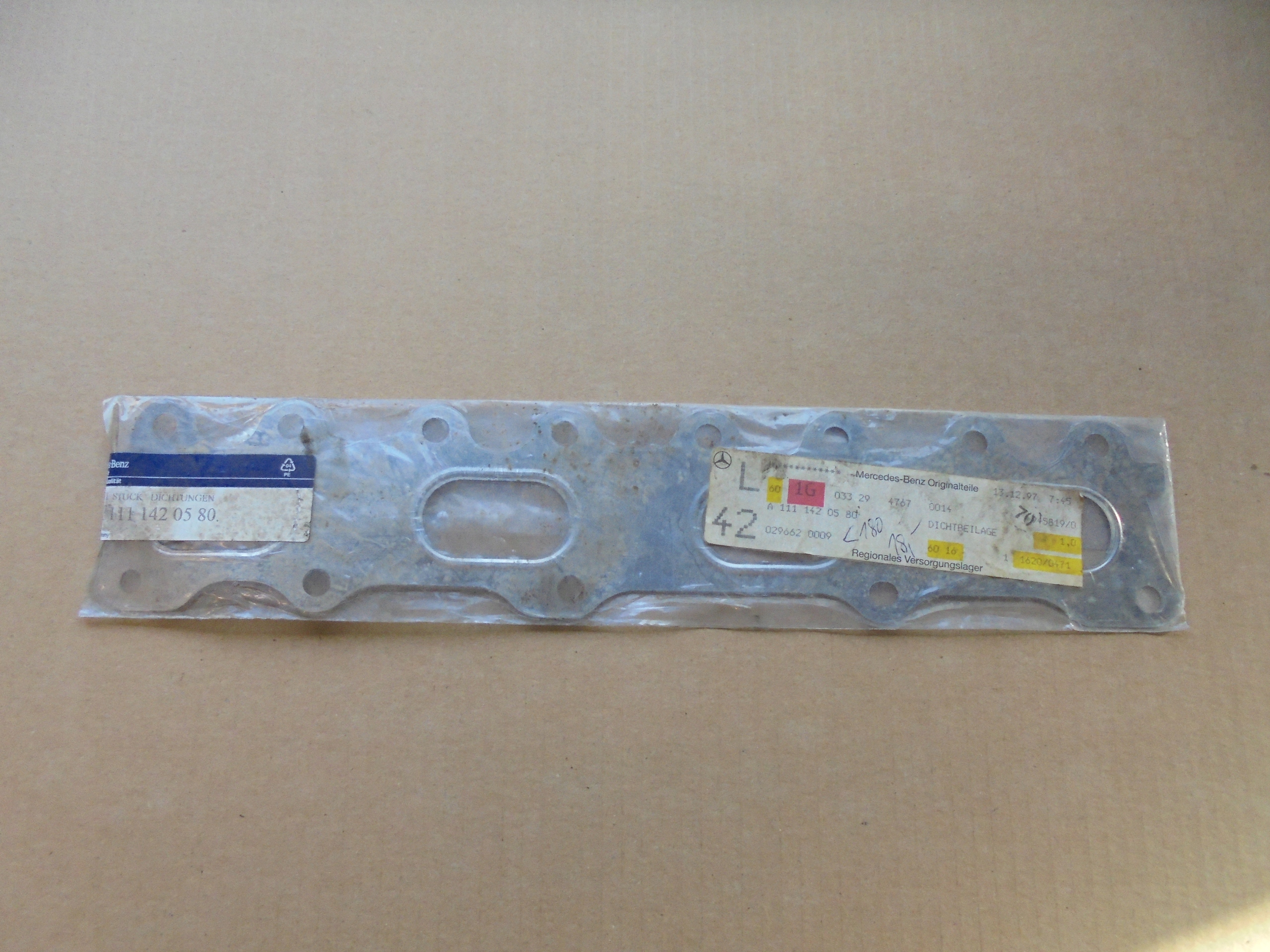 Mercedes A1111420580 Exhaust Manifold Gasket Used