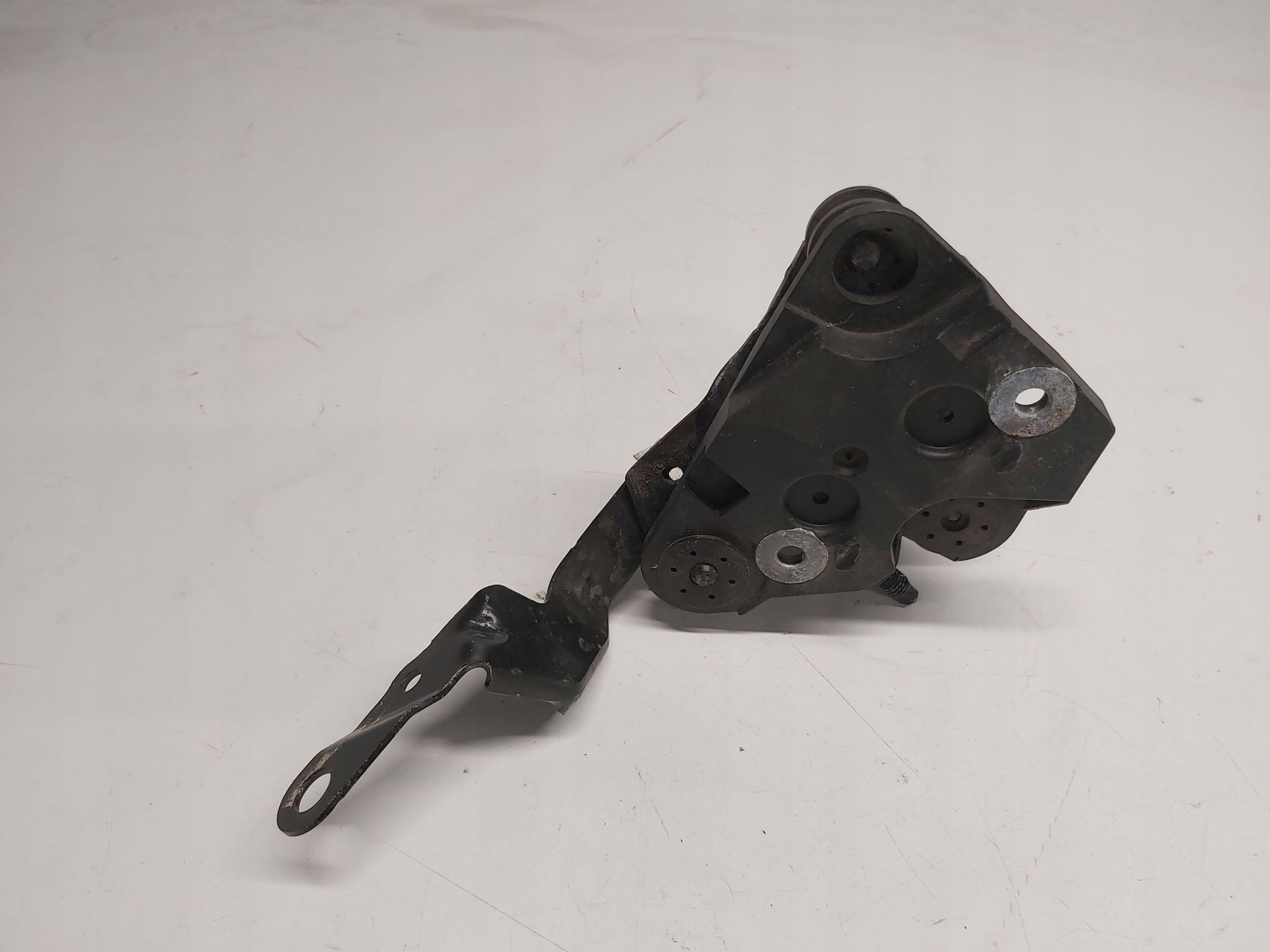 Support pompe ABS VW Polo VI 2Q1614235C image 3