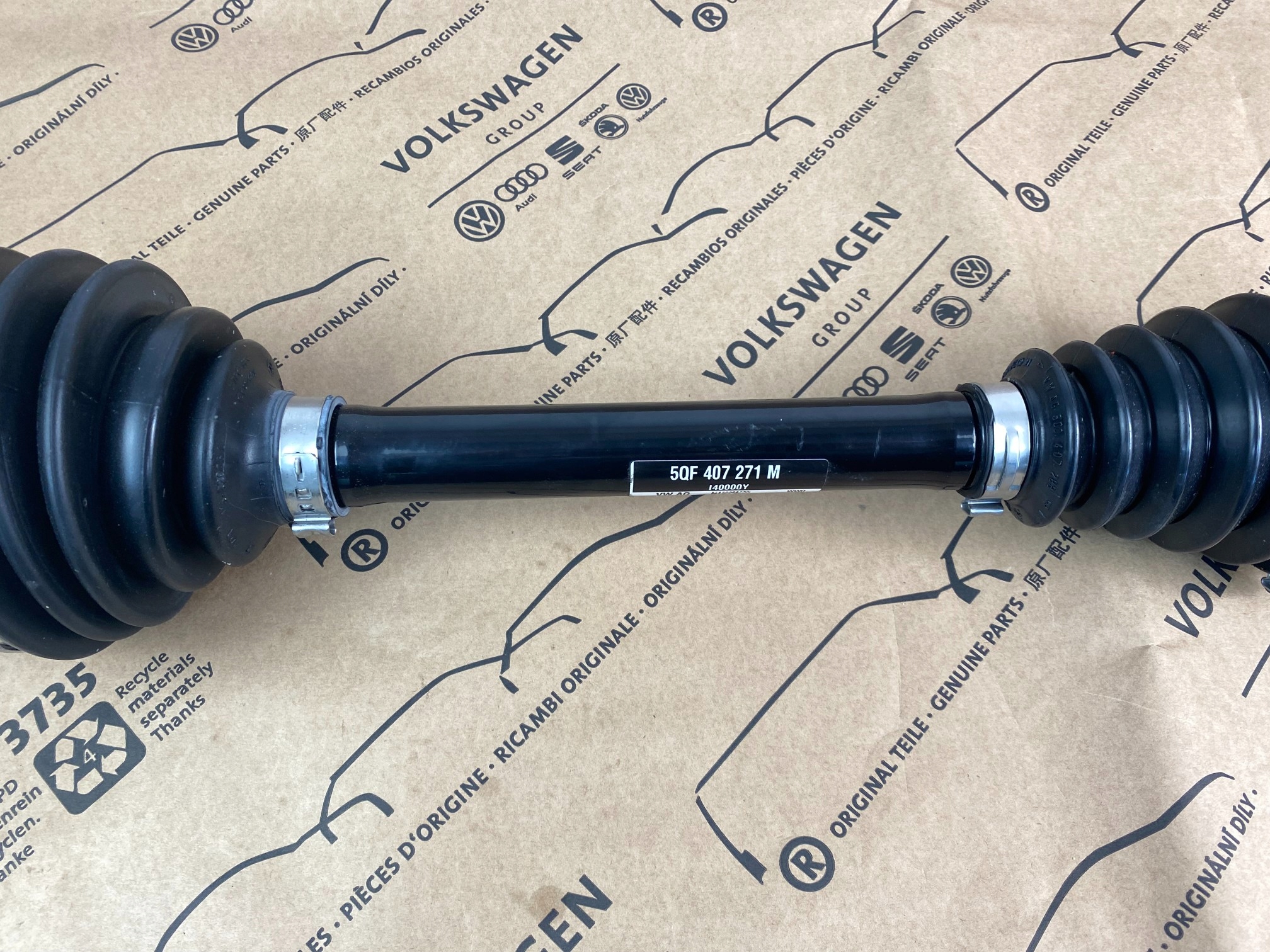 Drivaxel vänster VW Tiguan III 5QF407271M image 4