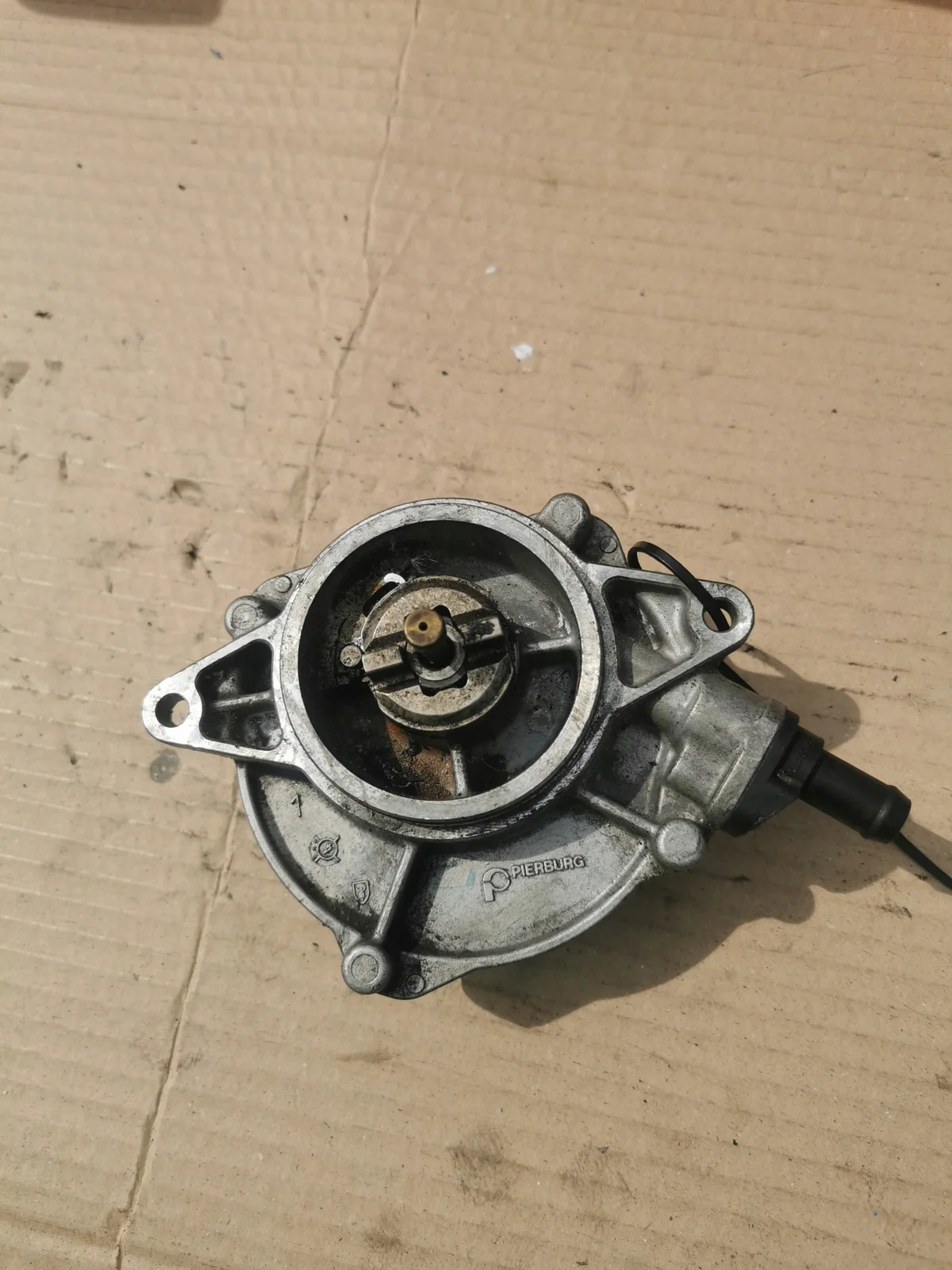 Pompe à vide Audi A6 C6 3.0 TDI image 4