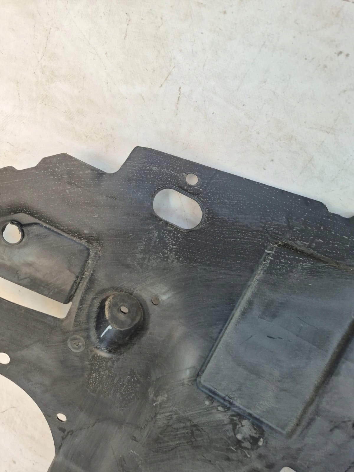 HYUNDAI I20 II 2 14- Engine Under Cover 29110-C8000 image 3