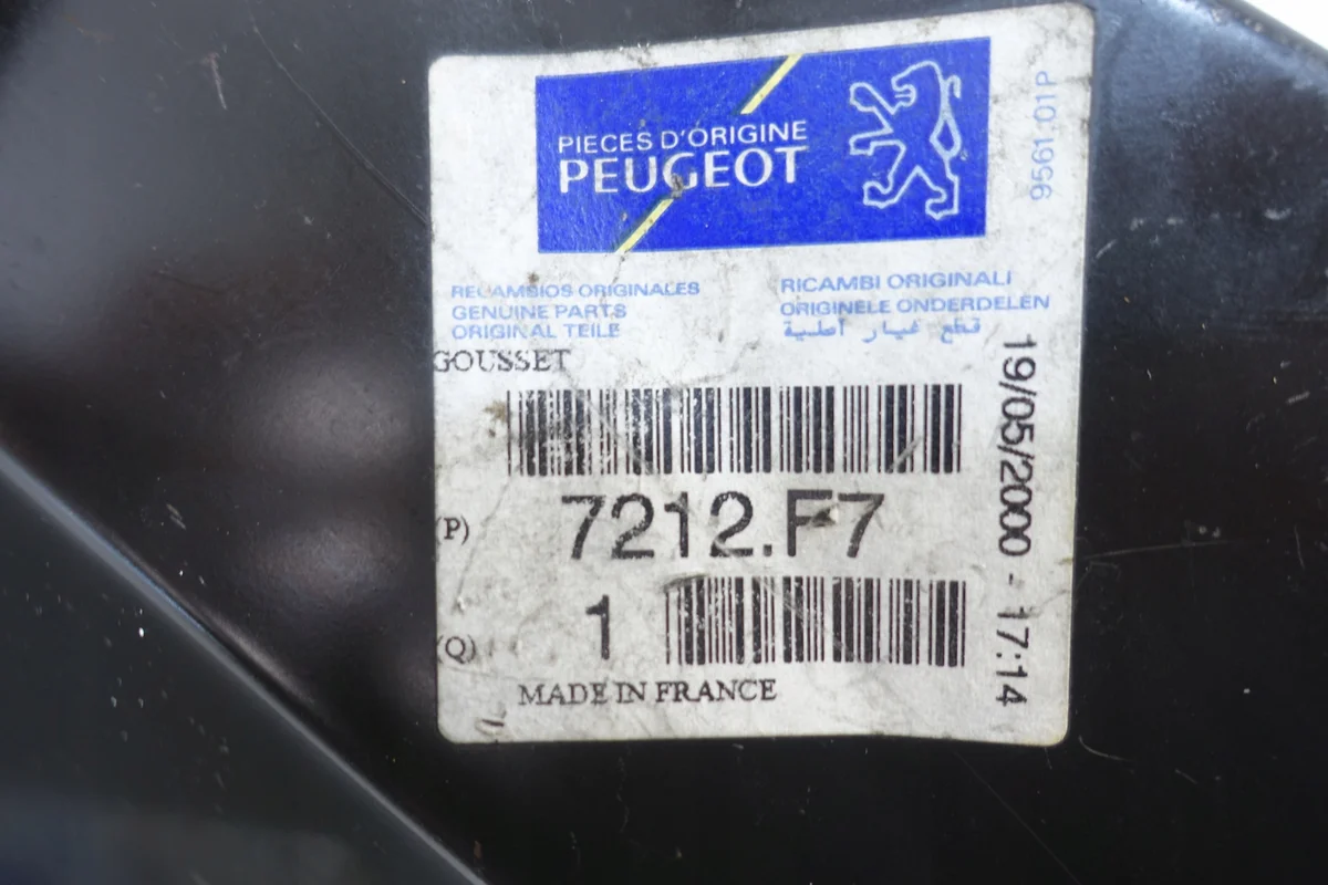 PEUGEOT CITROEN ELEMENT FIXATION 7212F7 image 5