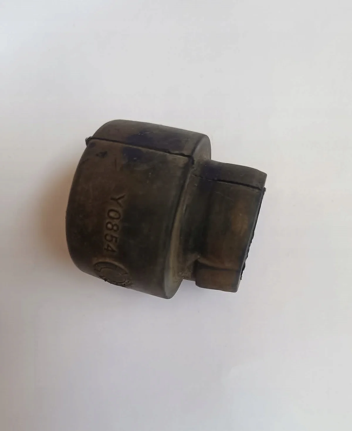Casquilho Suporte Radiador Renault Master III 215085319R