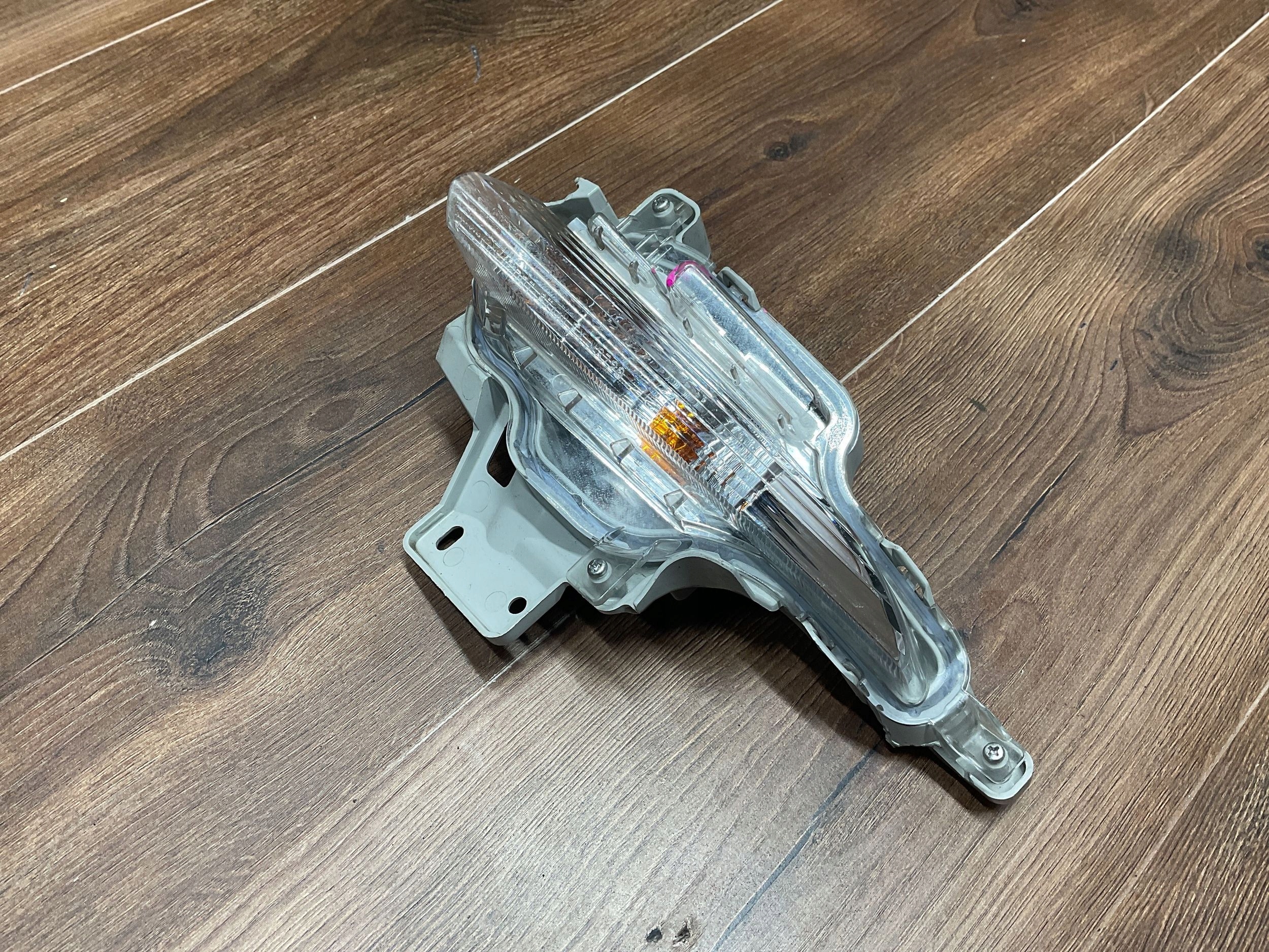 Front Left Bumper Turn Signal Mazda 3 17-18 B63C51360A image 3