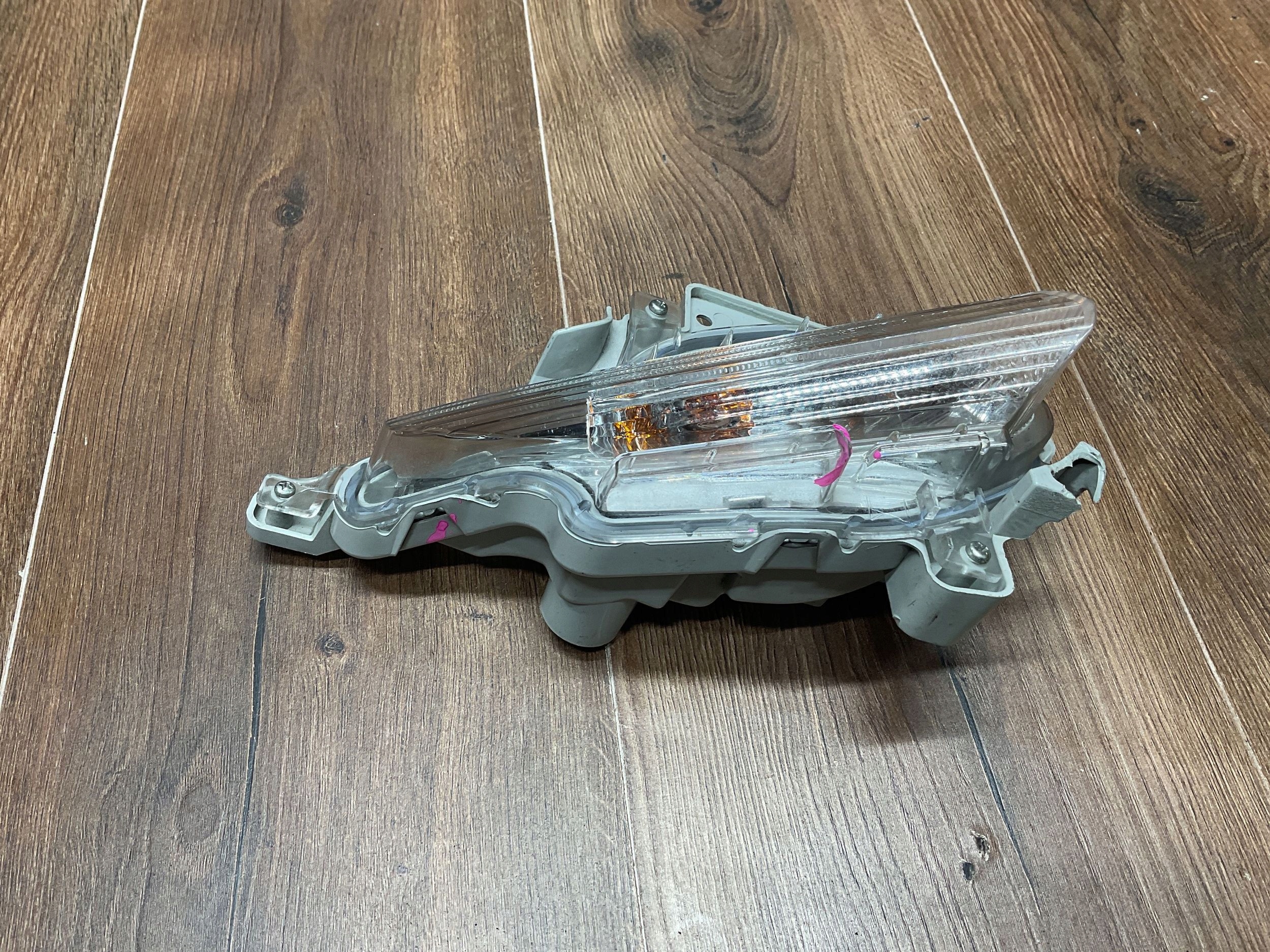 Front Left Bumper Turn Signal Mazda 3 17-18 B63C51360A image 4