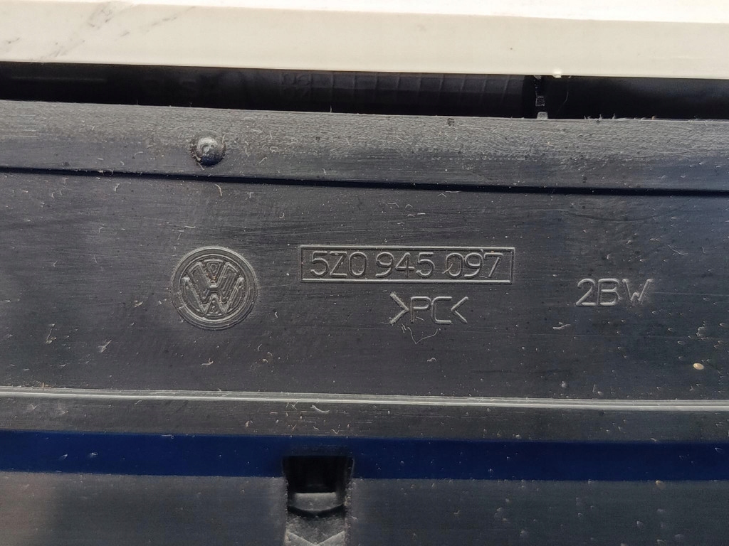 VW FOX II LIFT 3D LIGHT ADDITIONAL THIRD STOP 5Z0945097 image 4