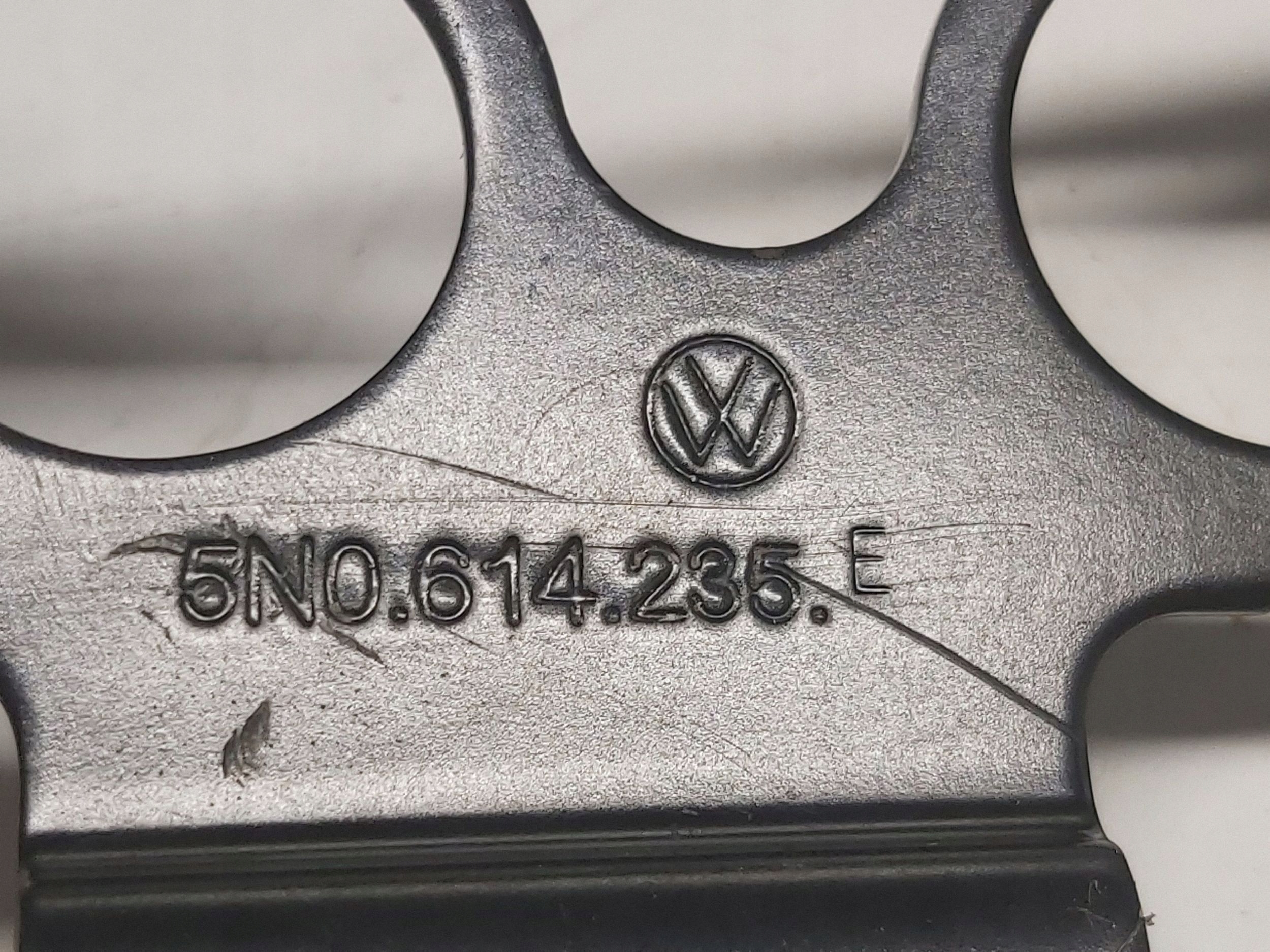 Supporto Pompa ABS VW Sharan 5N0614235E Usato image 7