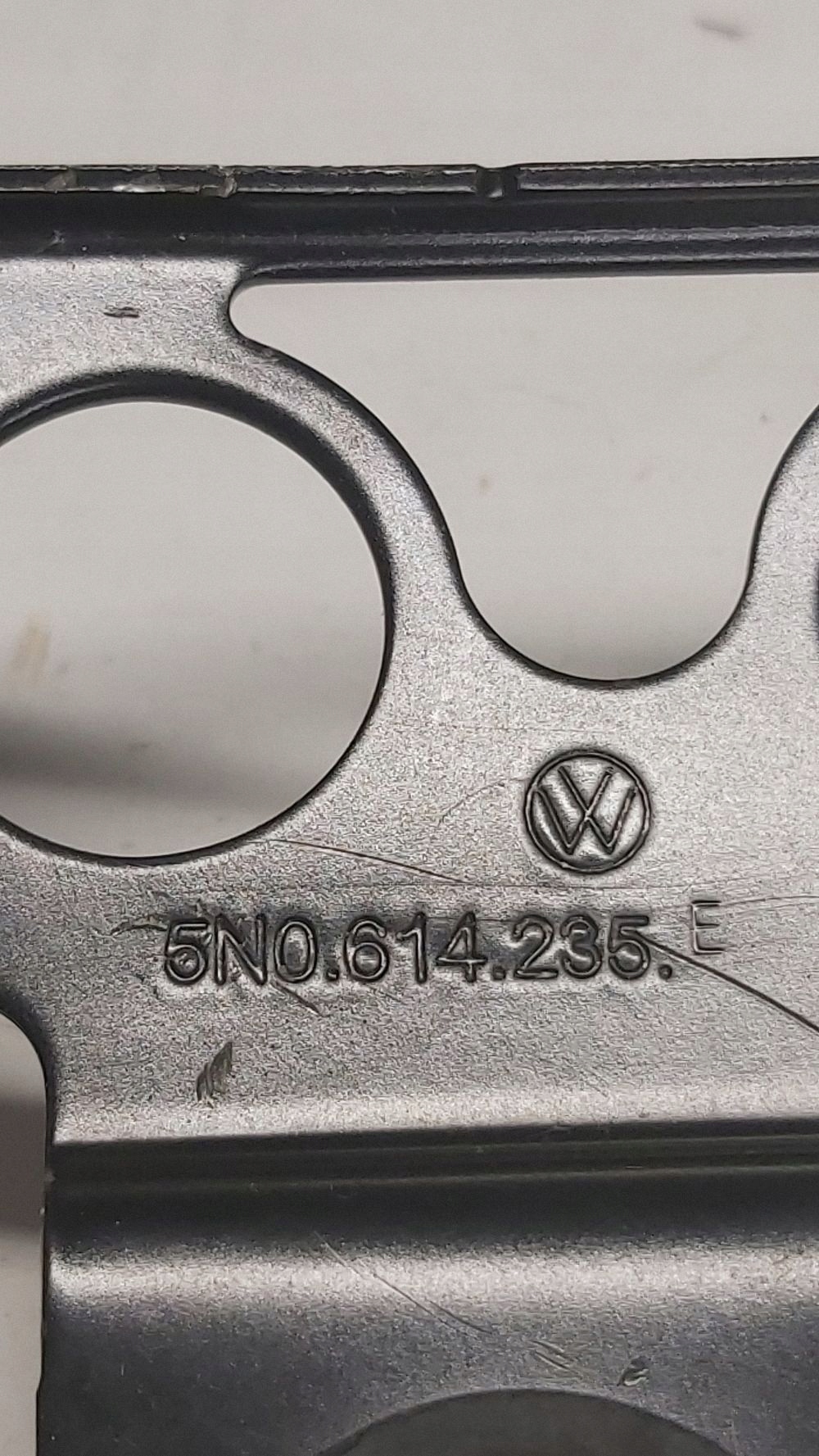 Supporto Pompa ABS VW Sharan 5N0614235E Usato image 8