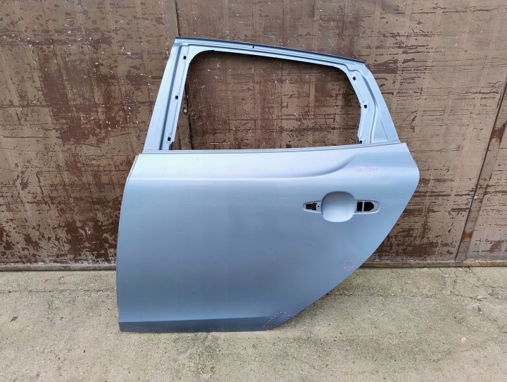 Vasen takaovi Volvo V40 2012-2019