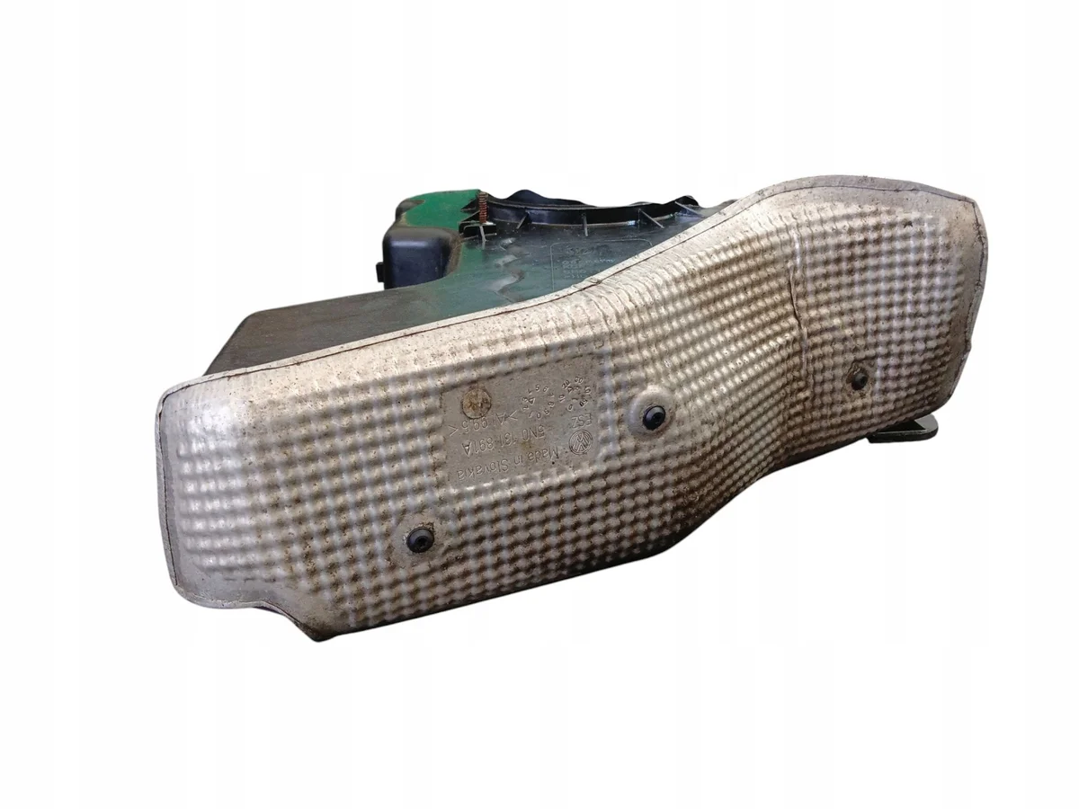 Audi Q3 AdBlue Tank 5N0131877C MM_5N0131877C image 8