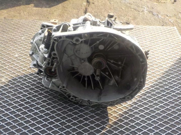 Renault Trafic II 1.9 dCi 6-Speed Gearbox PK6021