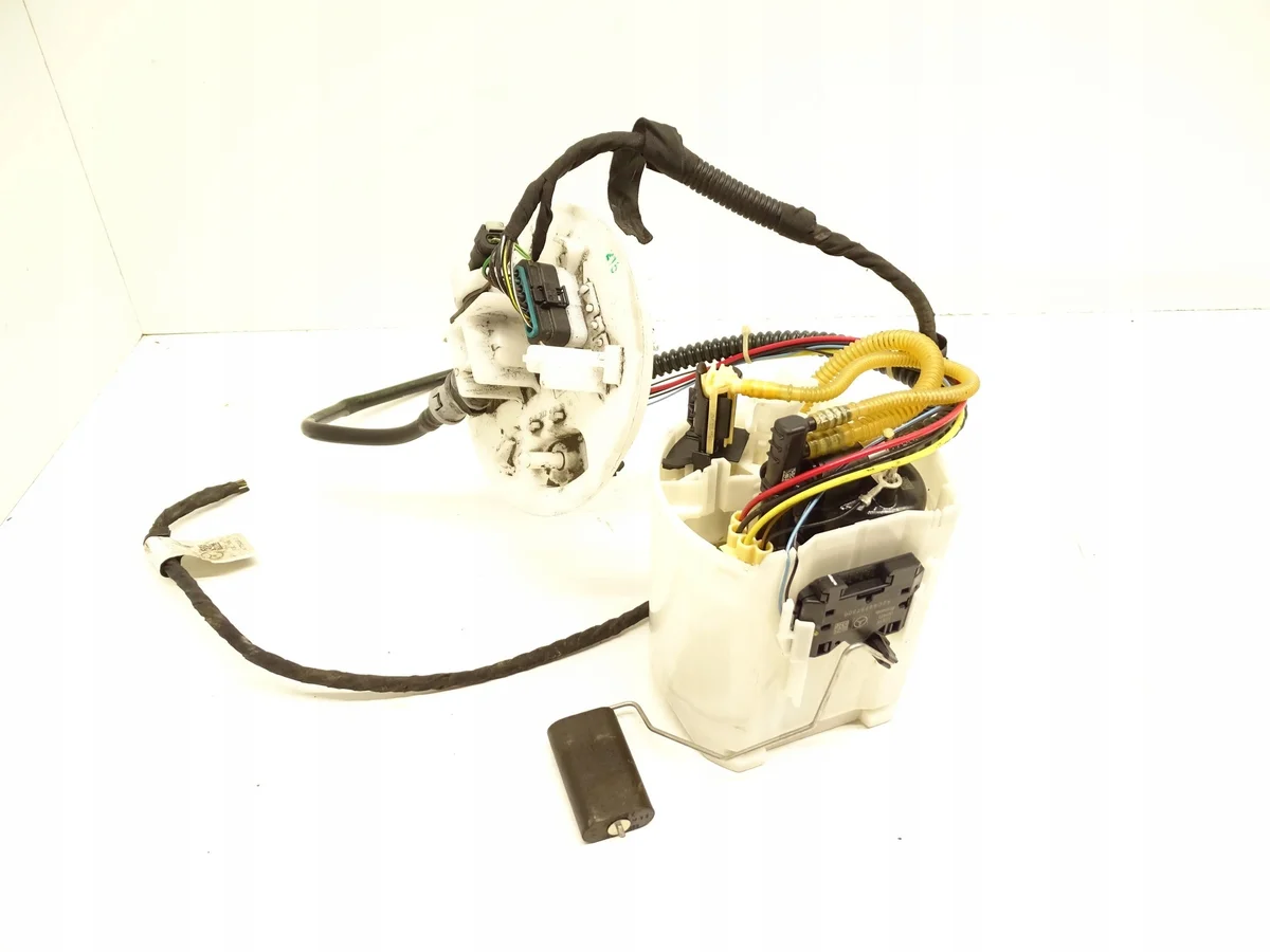Pompe carburant avec flotteur Mercedes A35 W177 A2474703300