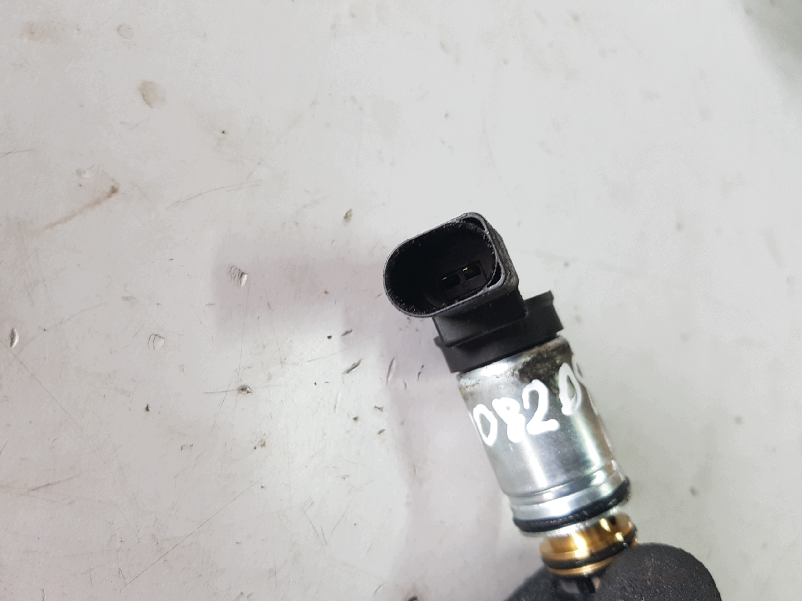 Ilmastointikompressori VW Passat B7 Golf VI 2.0 TDI 5N0820803E