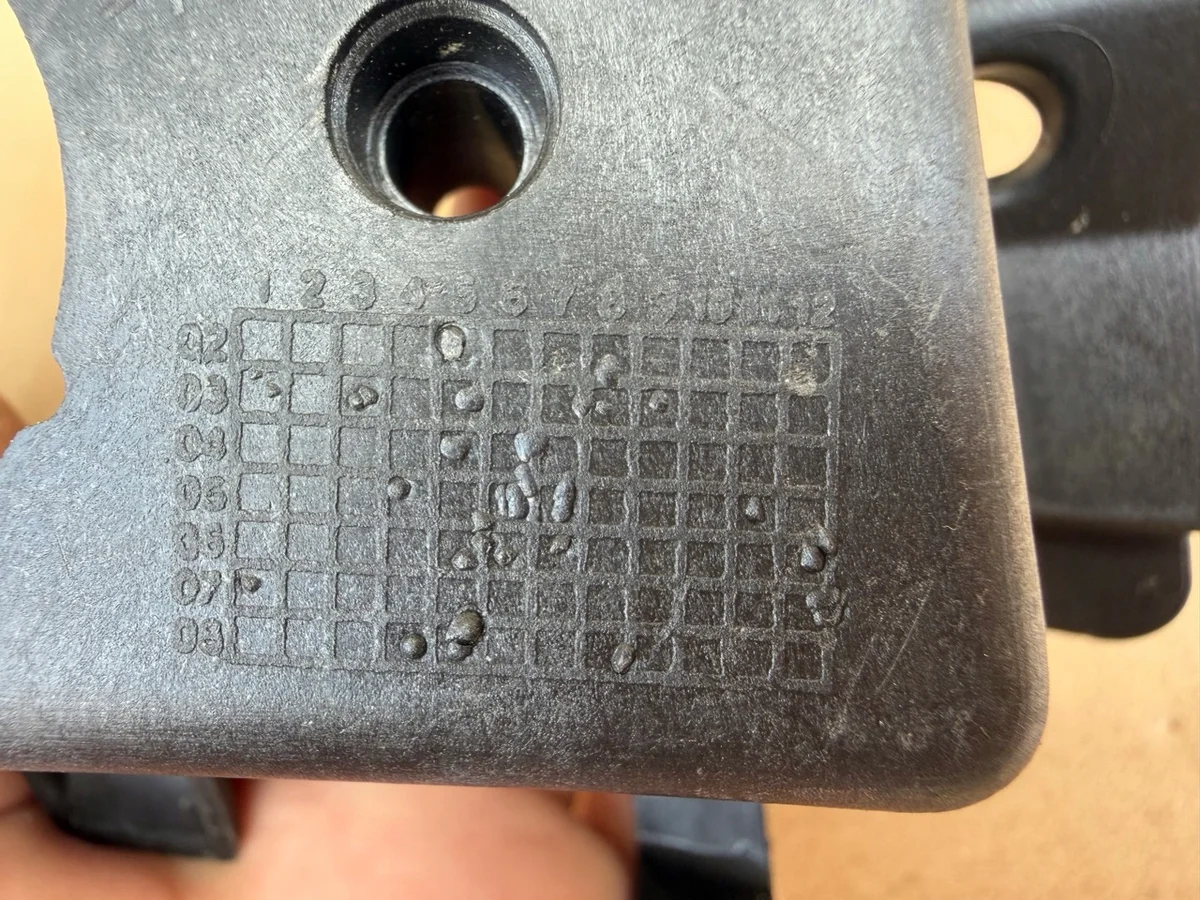 MERCEDES VITO W639 Halter Spritzdüse Links Gebraucht image 3