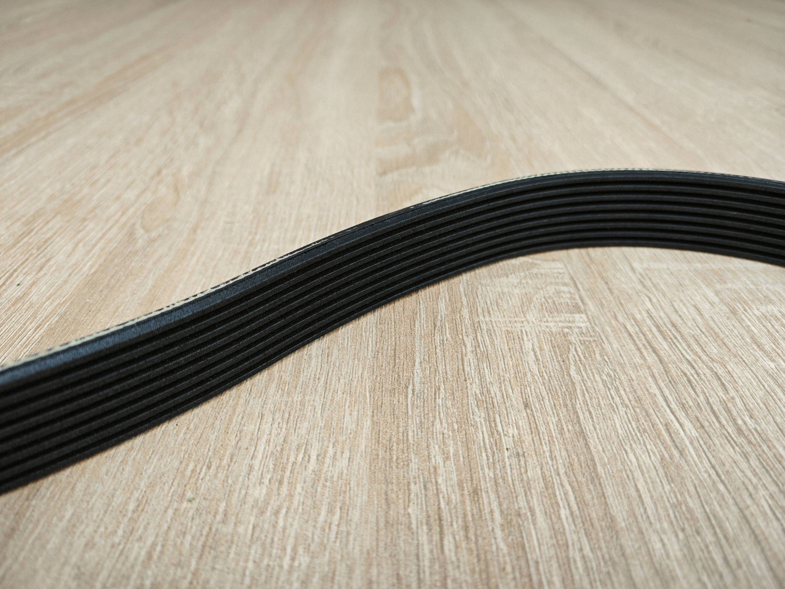 BMW 2.0d X4 G02 LCI G01 - V-ribbed belt 8PK1162