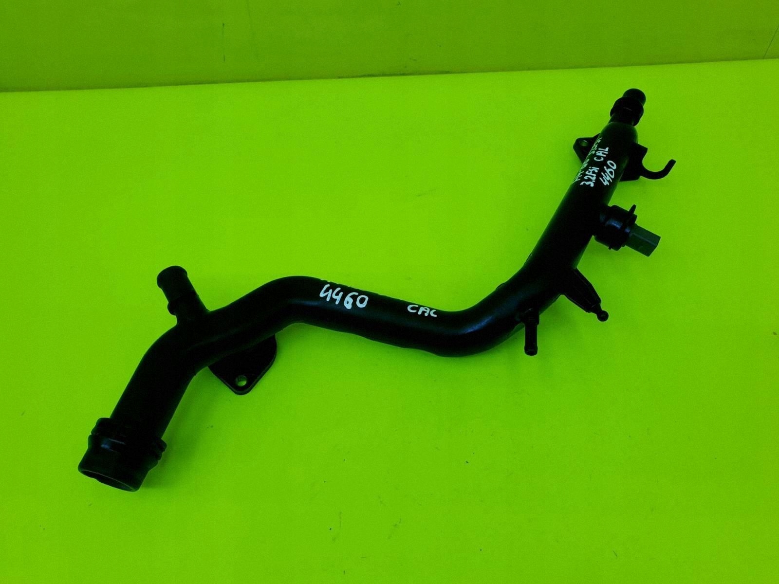 Wasserrohrleitung Audi Q5 8R A5 A4 B8 A6 C7 3.2 FSI CAL 06E121045AB image 2