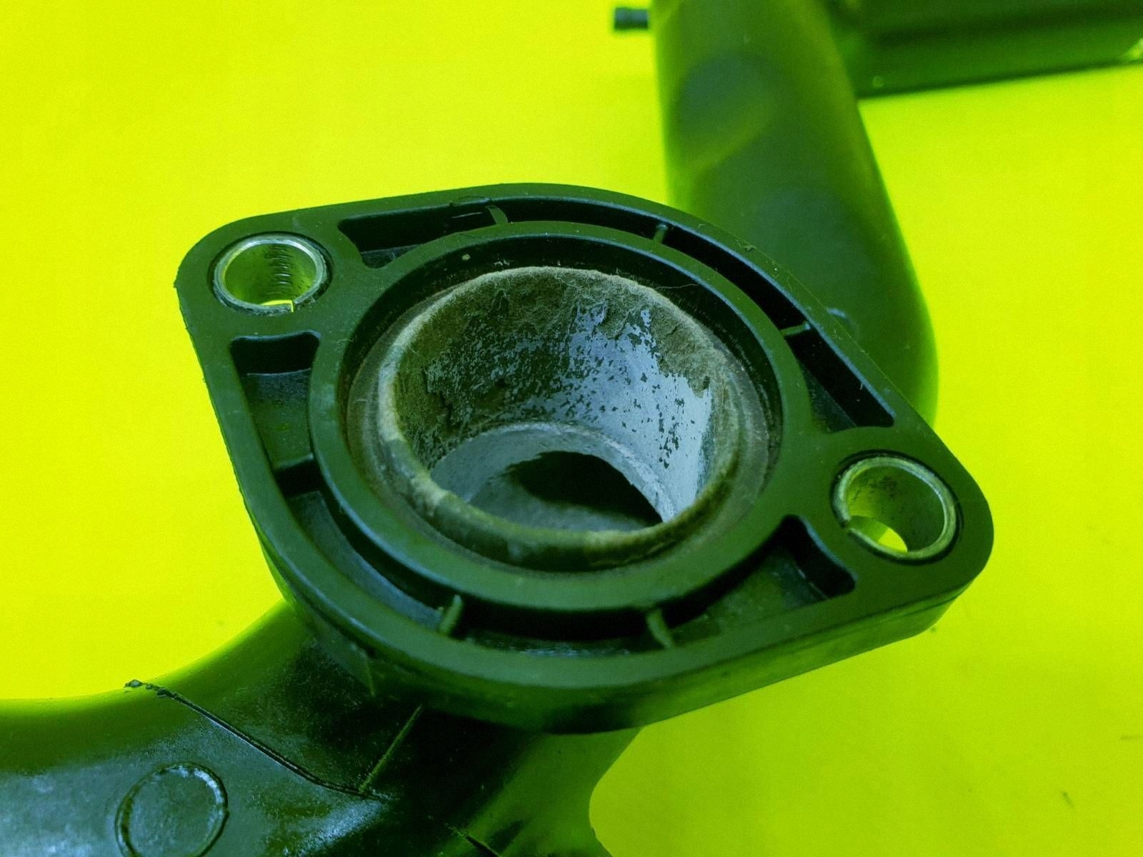 Wasserrohrleitung Audi Q5 8R A5 A4 B8 A6 C7 3.2 FSI CAL 06E121045AB image 5