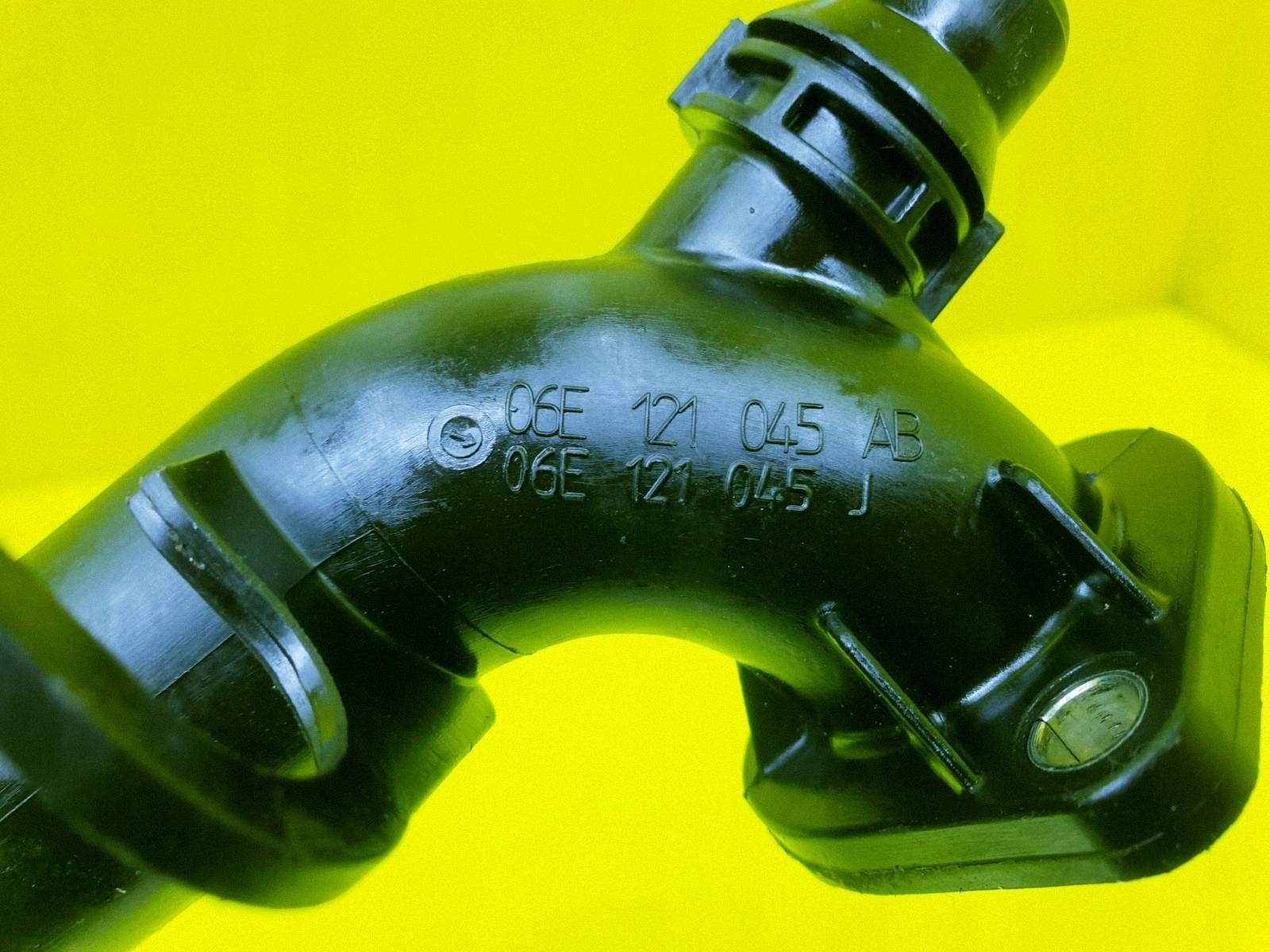 Wasserrohrleitung Audi Q5 8R A5 A4 B8 A6 C7 3.2 FSI CAL 06E121045AB image 8