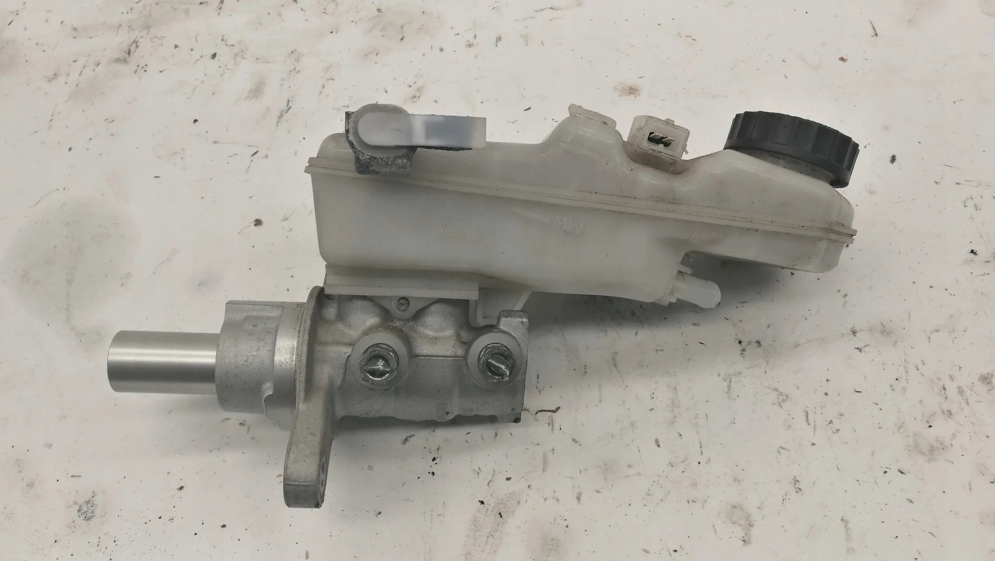 Cilindertje rem TOYOTA AVENSIS Sedan 0204Y24692