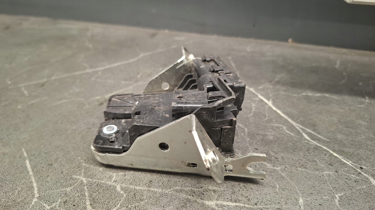 Fecho do Porta-malas Mercedes W117 a0997400680 image 3