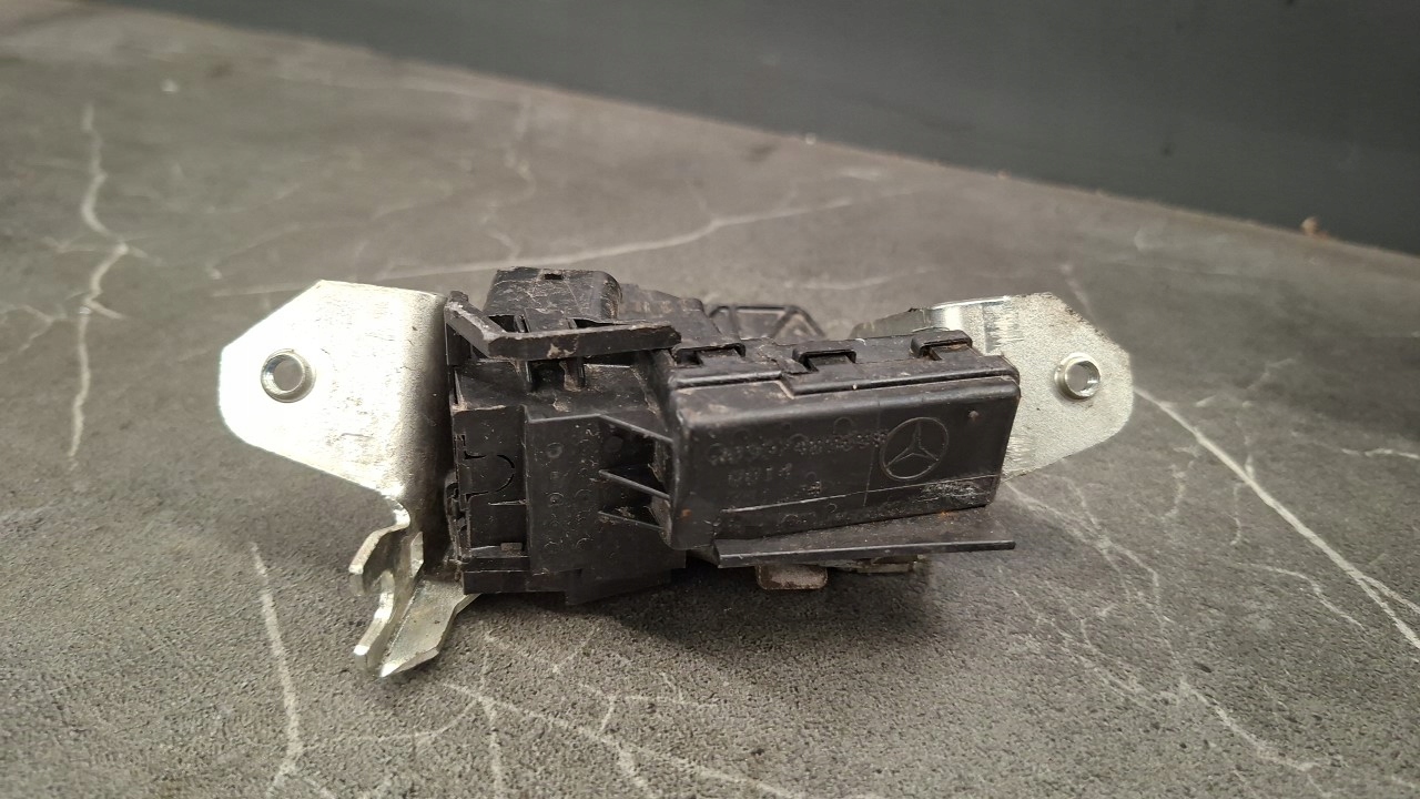 Fecho do Porta-malas Mercedes W117 a0997400680 image 4