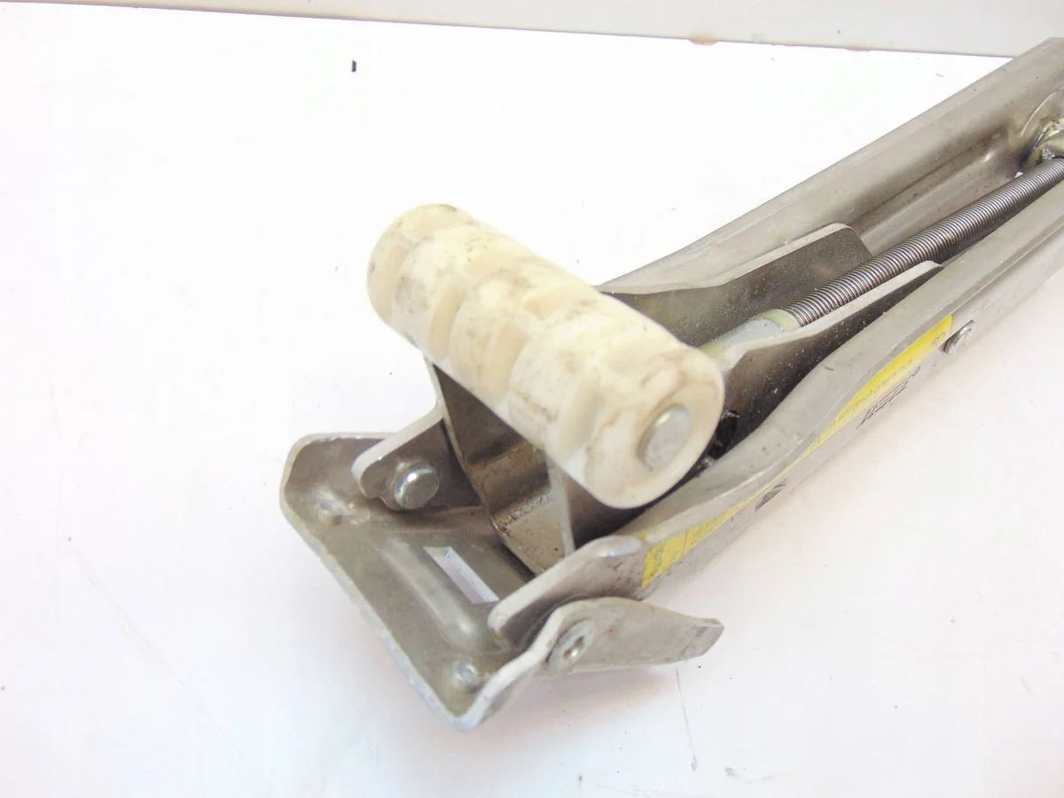 Krik/Sollevatore Audi A6 C6 4F0011031H Usato