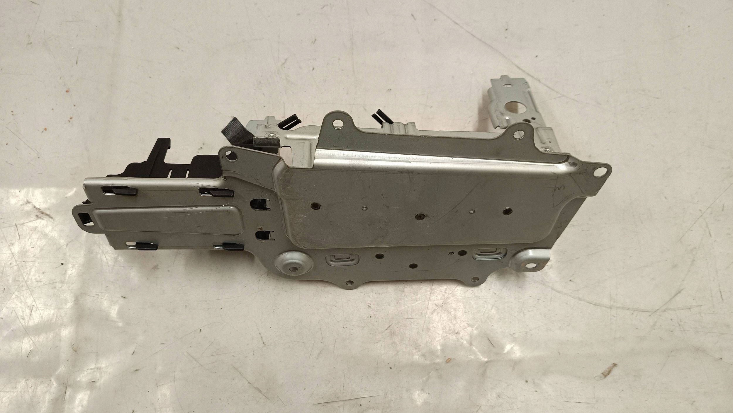 Supporto computer motore Mercedes-Benz EQA 2024 A2435457700