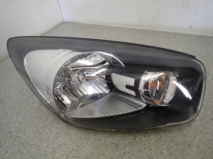 KIA PICANTO II 11-16 Etuvalo oikea heijastin oikea