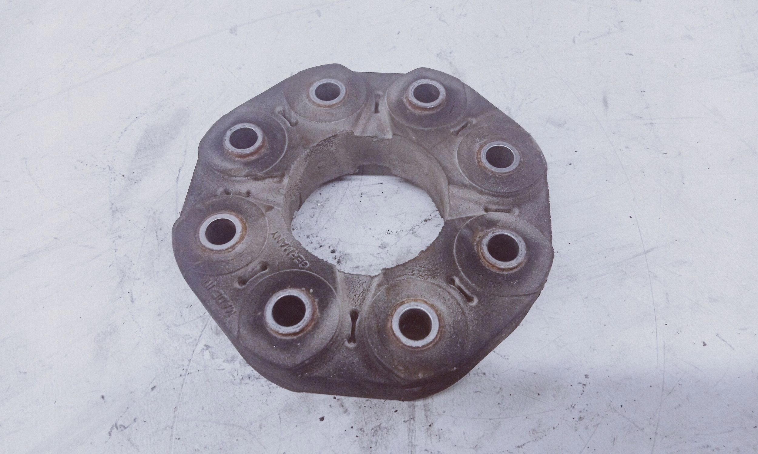Used Driveshaft Coupling Mercedes CLS C219 OEM 2404110175