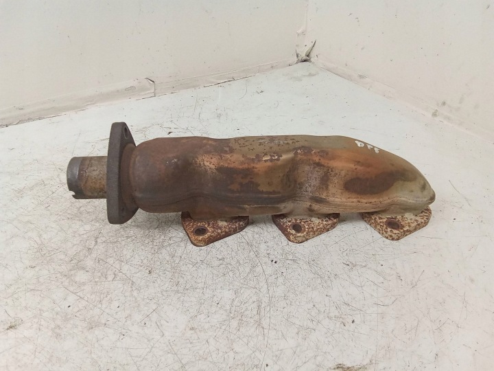Pakoputkisto oikea Volkswagen Touareg II 059253034AL
