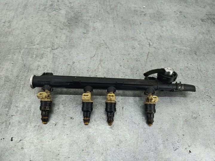 Rampa iniezione benzina VW Golf III 037133312N 037906031J 0280150955