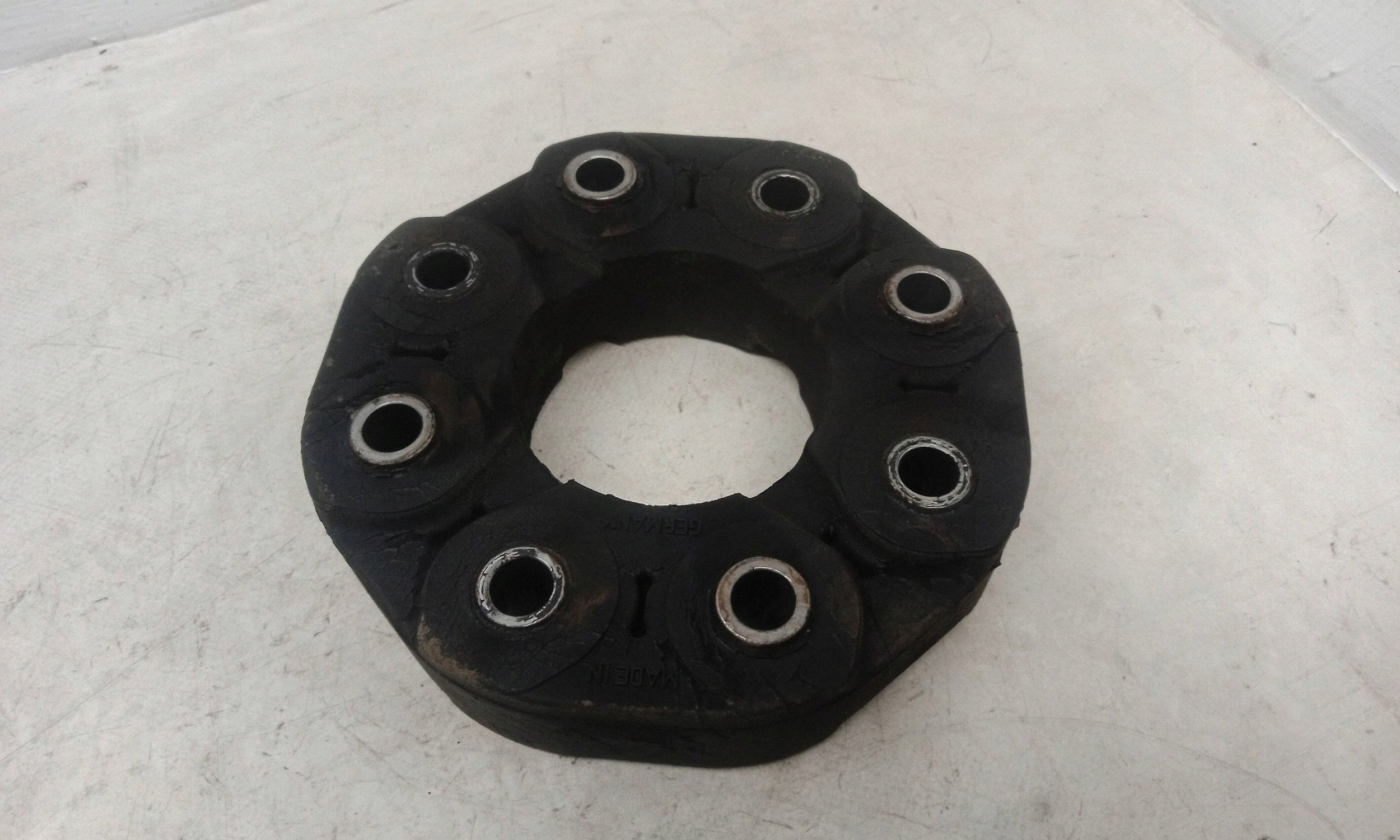 Gummikoppling drivaxel MB CLS C219 2404110105 image 2