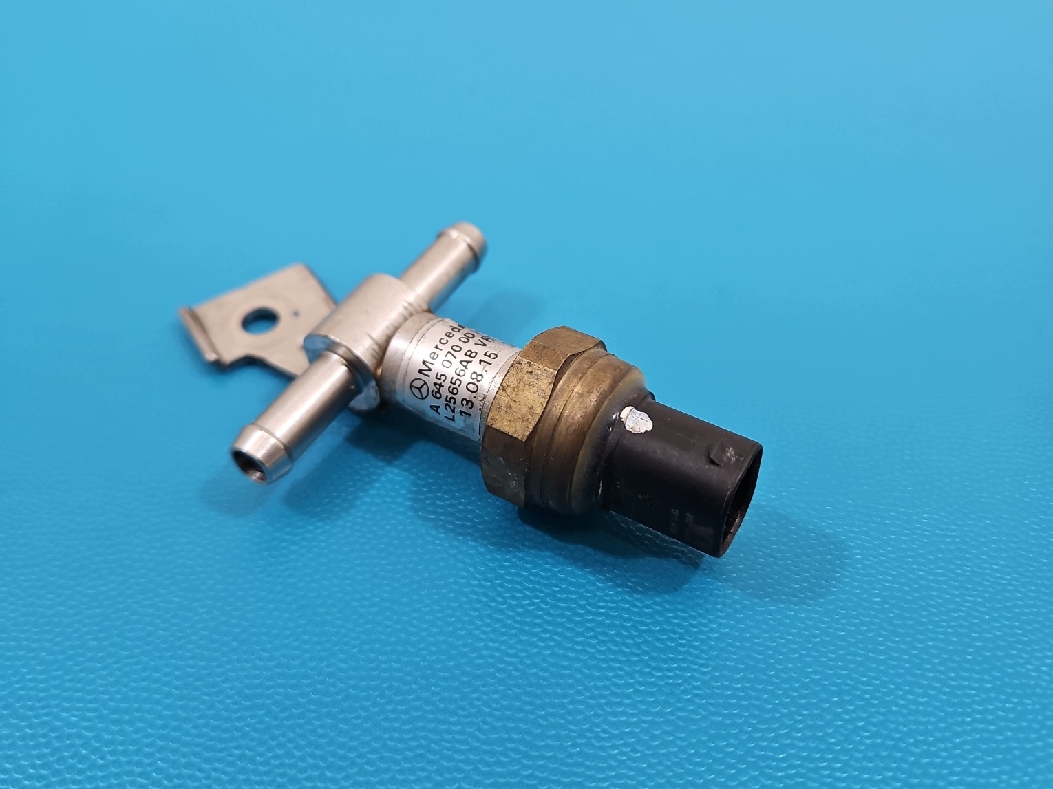 Bränsletemperatursensor A6450700081 image 2