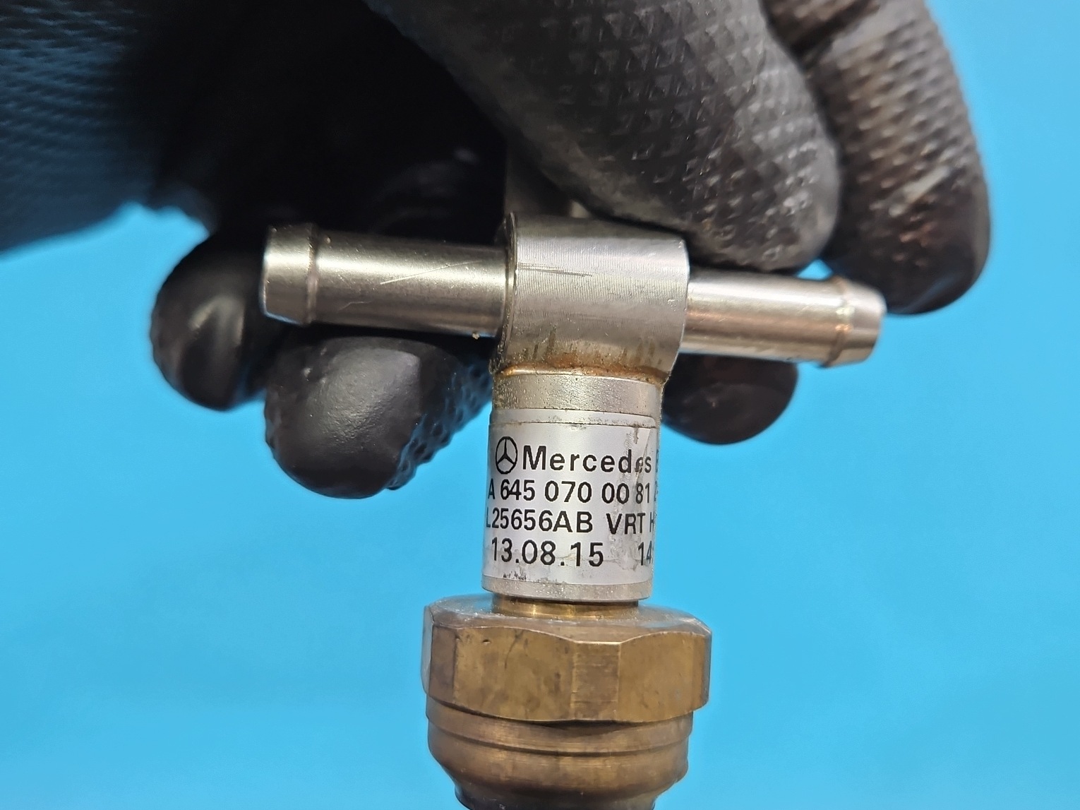 Bränsletemperatursensor A6450700081 image 9