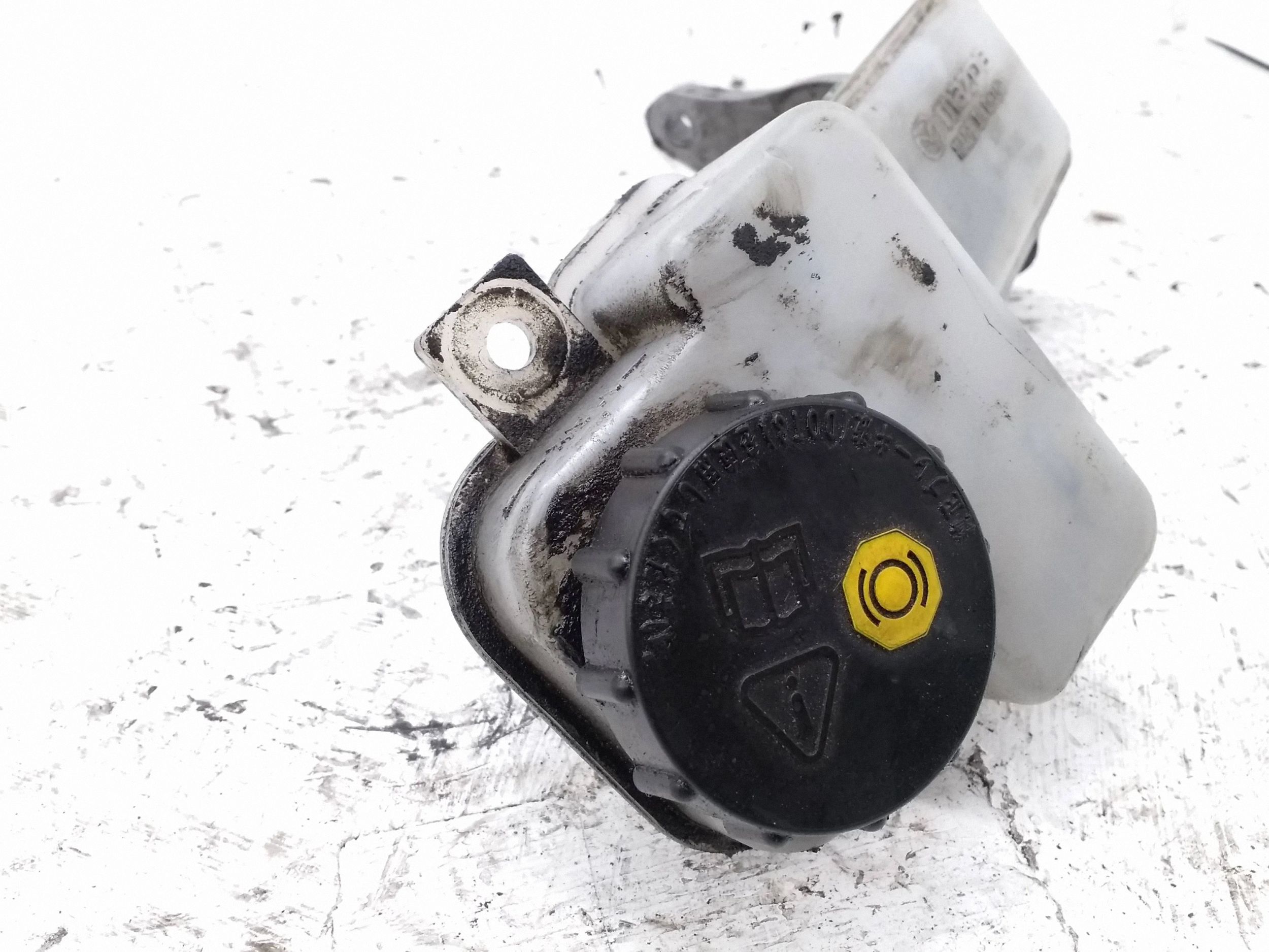 2015 Mazda 3 III Pompe de frein B45A43550 image 4
