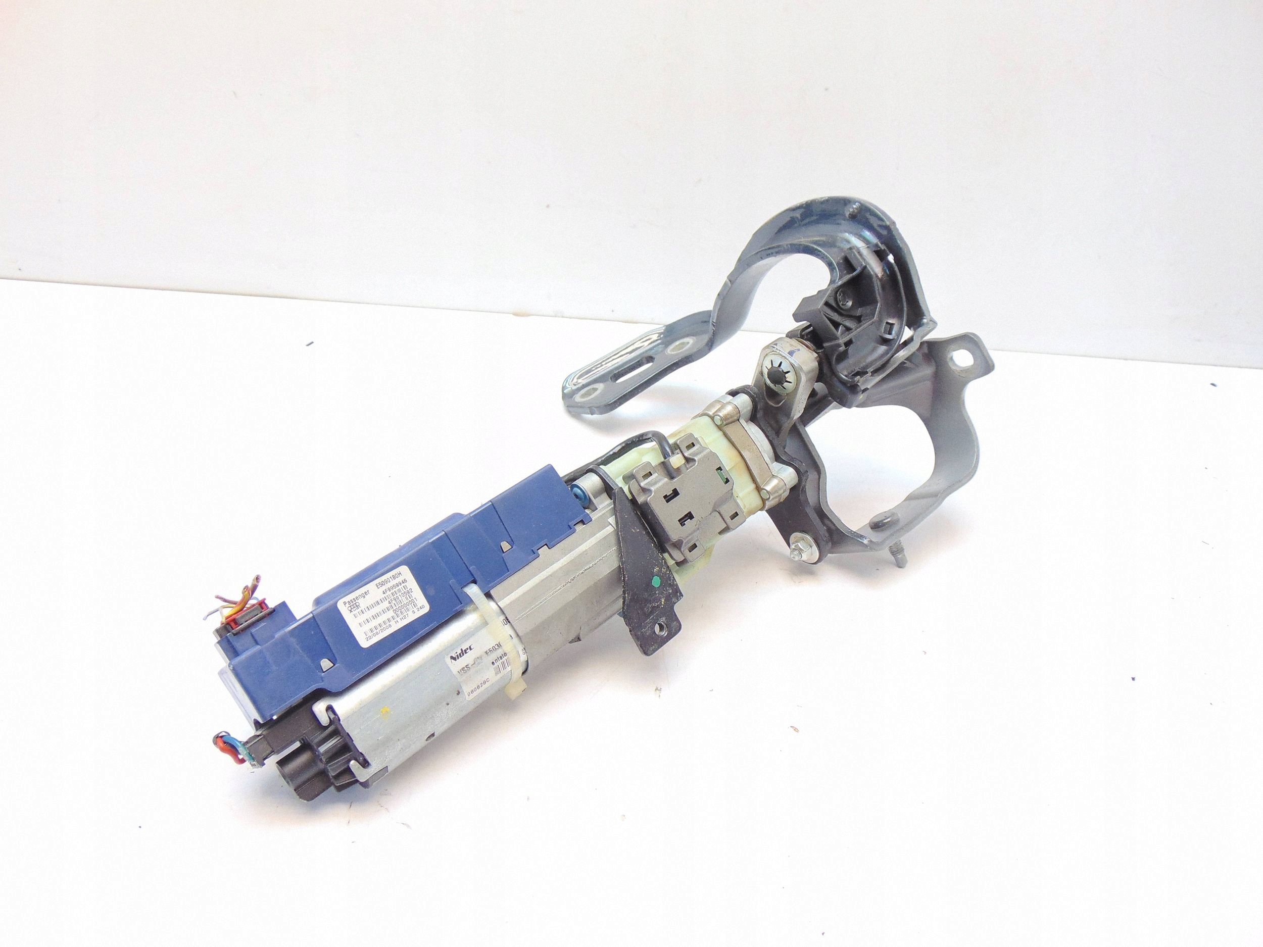 Audi A4 B8 Lift takaluukun nostin vasen 8K9827851C