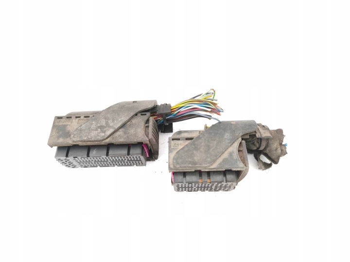 Moottorin ohjainyksikön liitin 51796241 MJD6F3.P7 FIAT