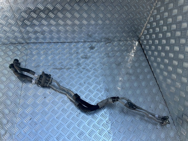 Vaihteistoöljyputket BMW 7 G11 G12 4.4 N63 8602303 8602302
