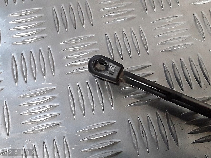 Jeep 68079364AC käytetyt takaluukun tuet