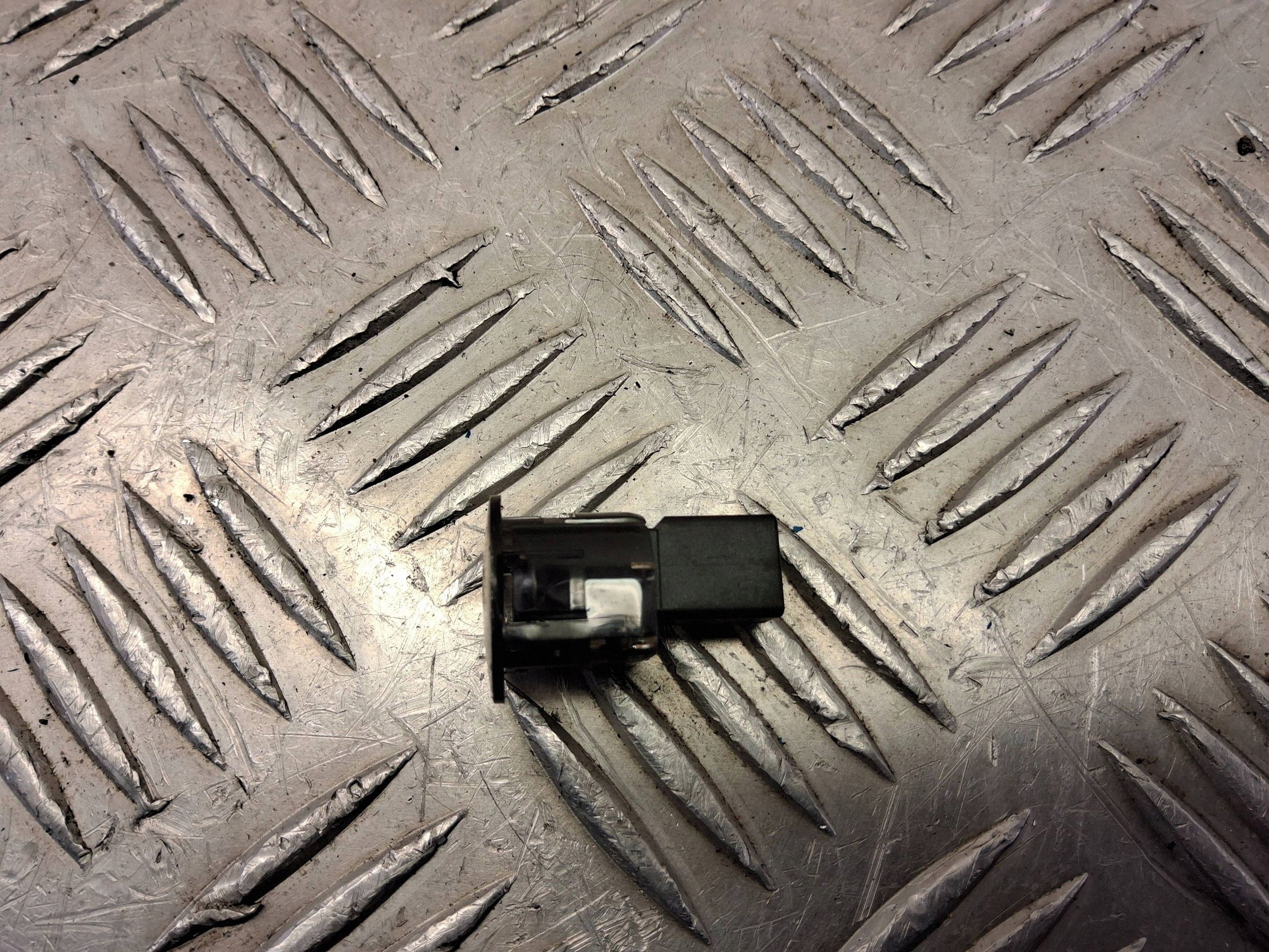 Sensor de Sol Nissan e-NV200 A0018E Usado image 6